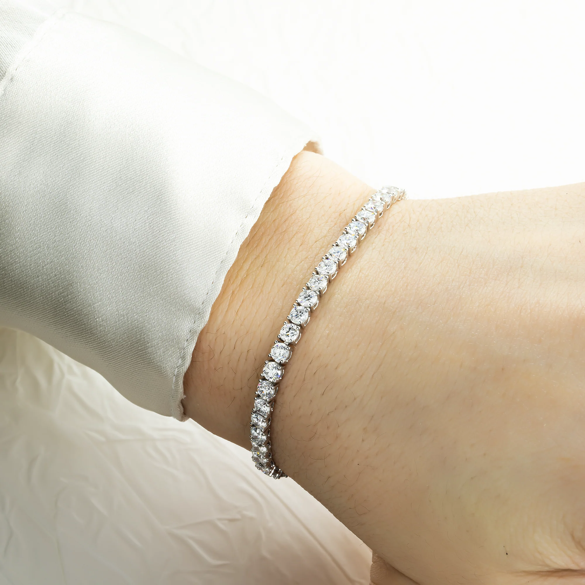 White Gold Round Cut Diamond Tennis Bracelet 7.01ct (6.5"-8.5") - Image 2