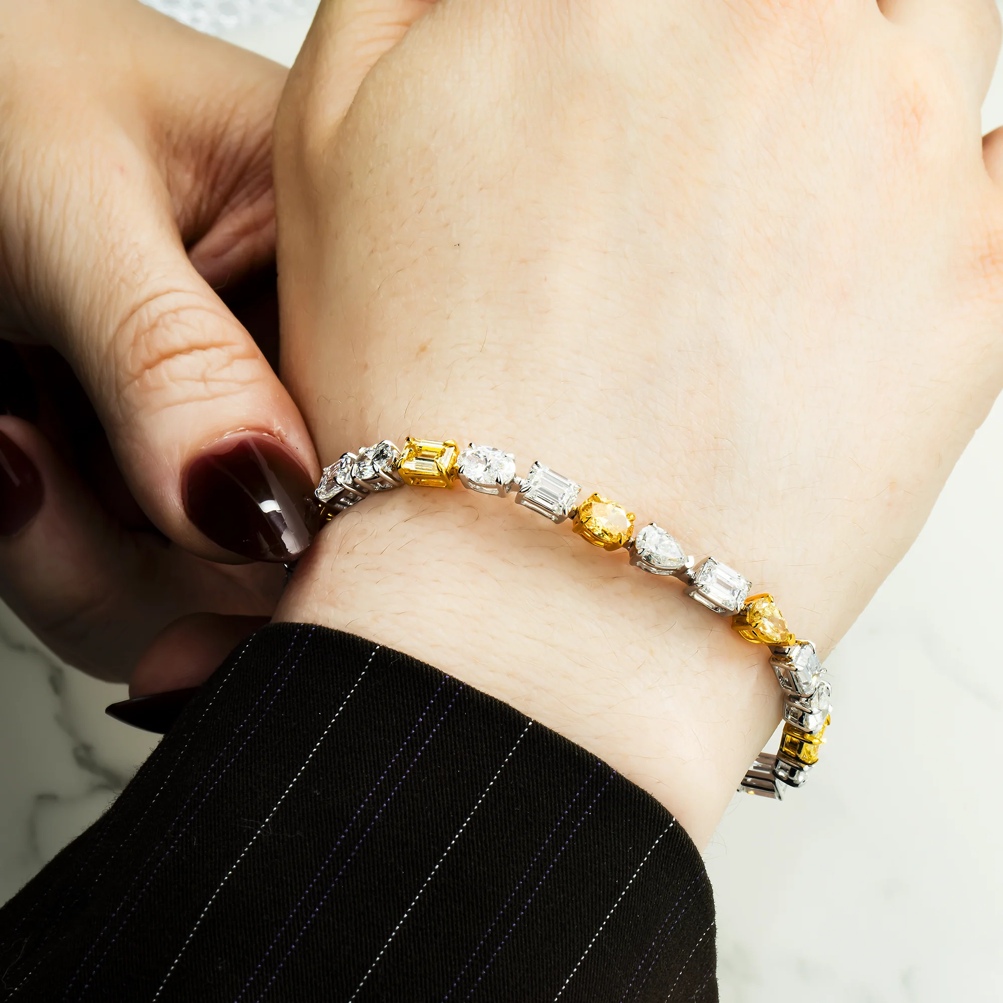 14K Two Tone Fancy Yellow & White Diamond Bracelet 12.71ct - Image 3