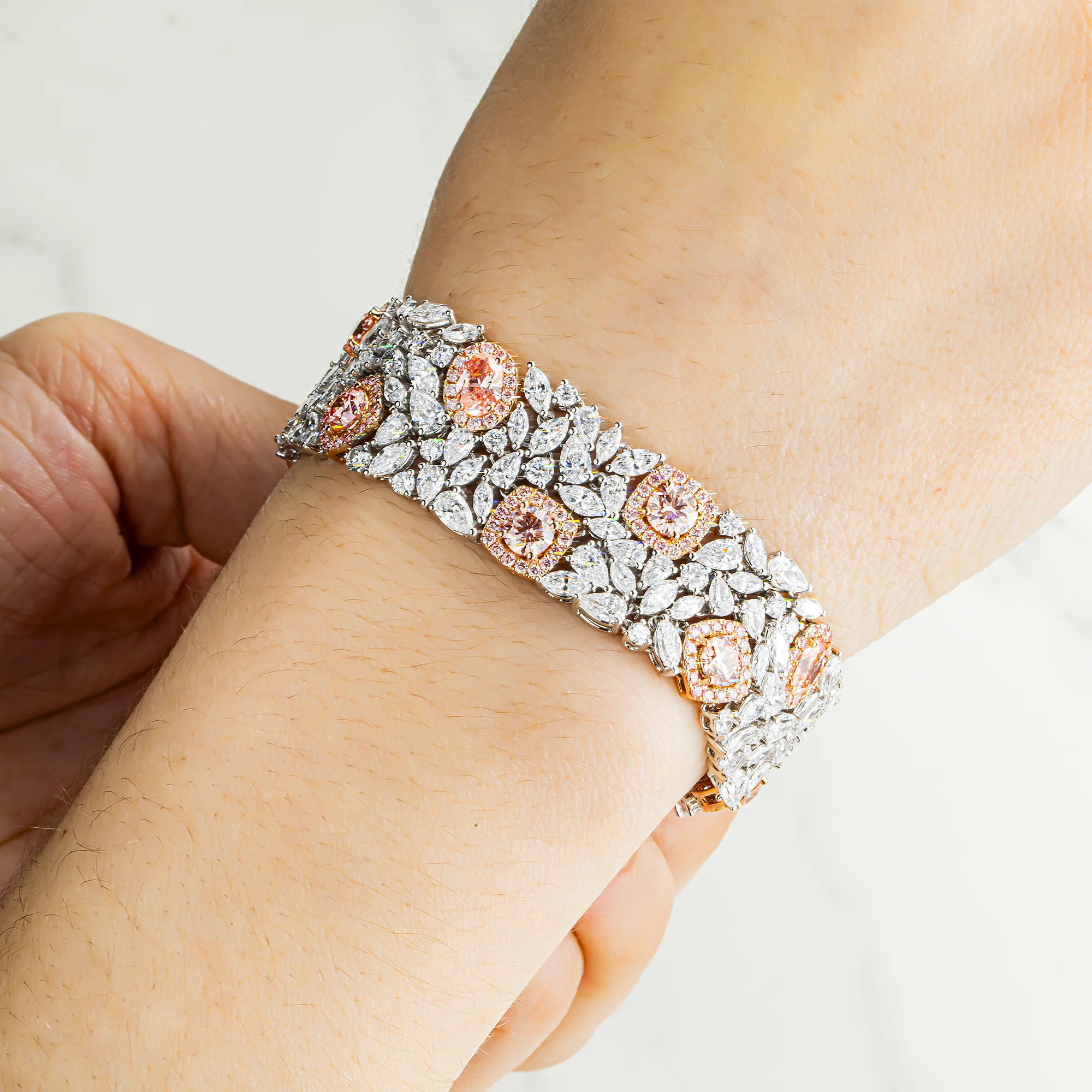 Garden of Roses - 14K Two Tone Fancy Pink & White Diamond Bracelet 29.94ct - Image 2
