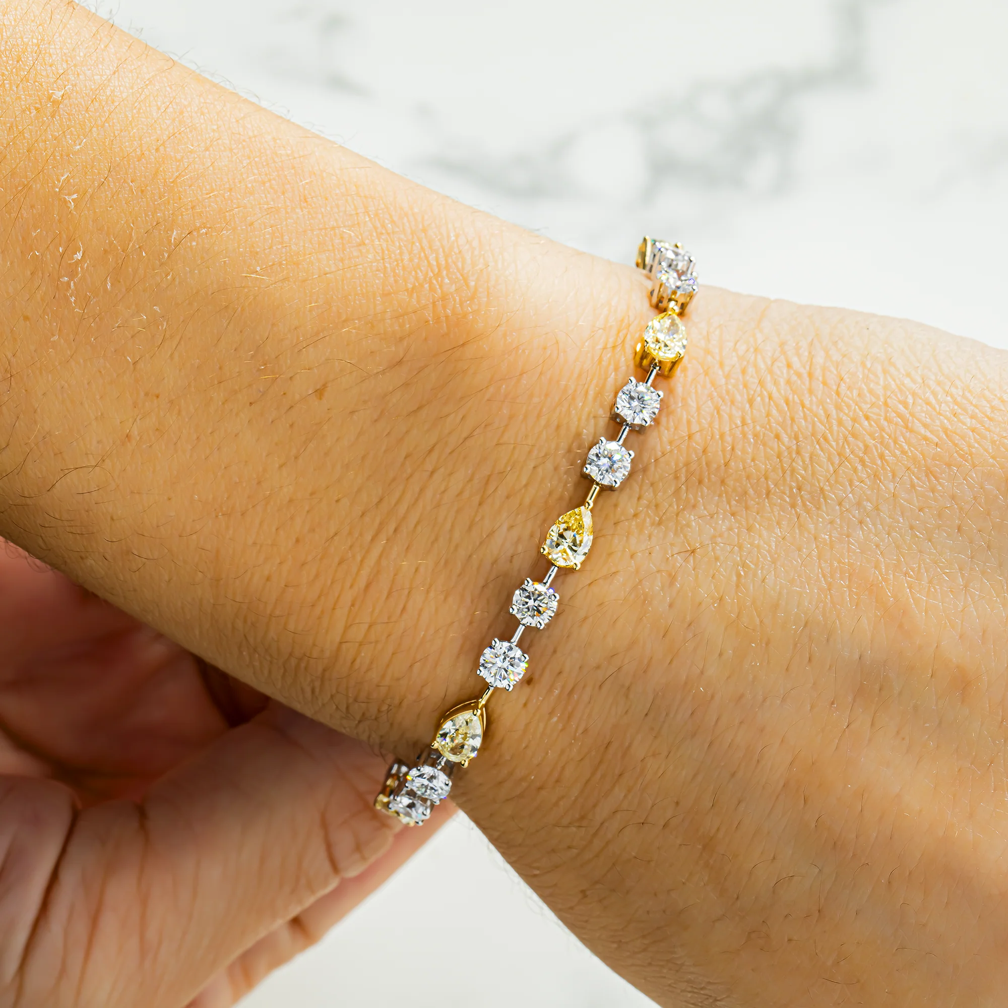 14K Two Tone Fancy Yellow & White Diamond Satellite Bracelet 8.85ct - Image 2