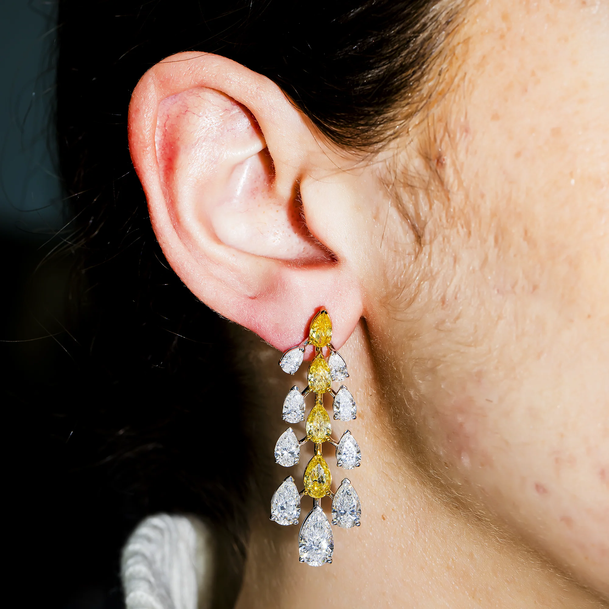 14K Two Tone Gold Pear Cut White & Fancy Yellow Diamond 16.33ctw - Image 2