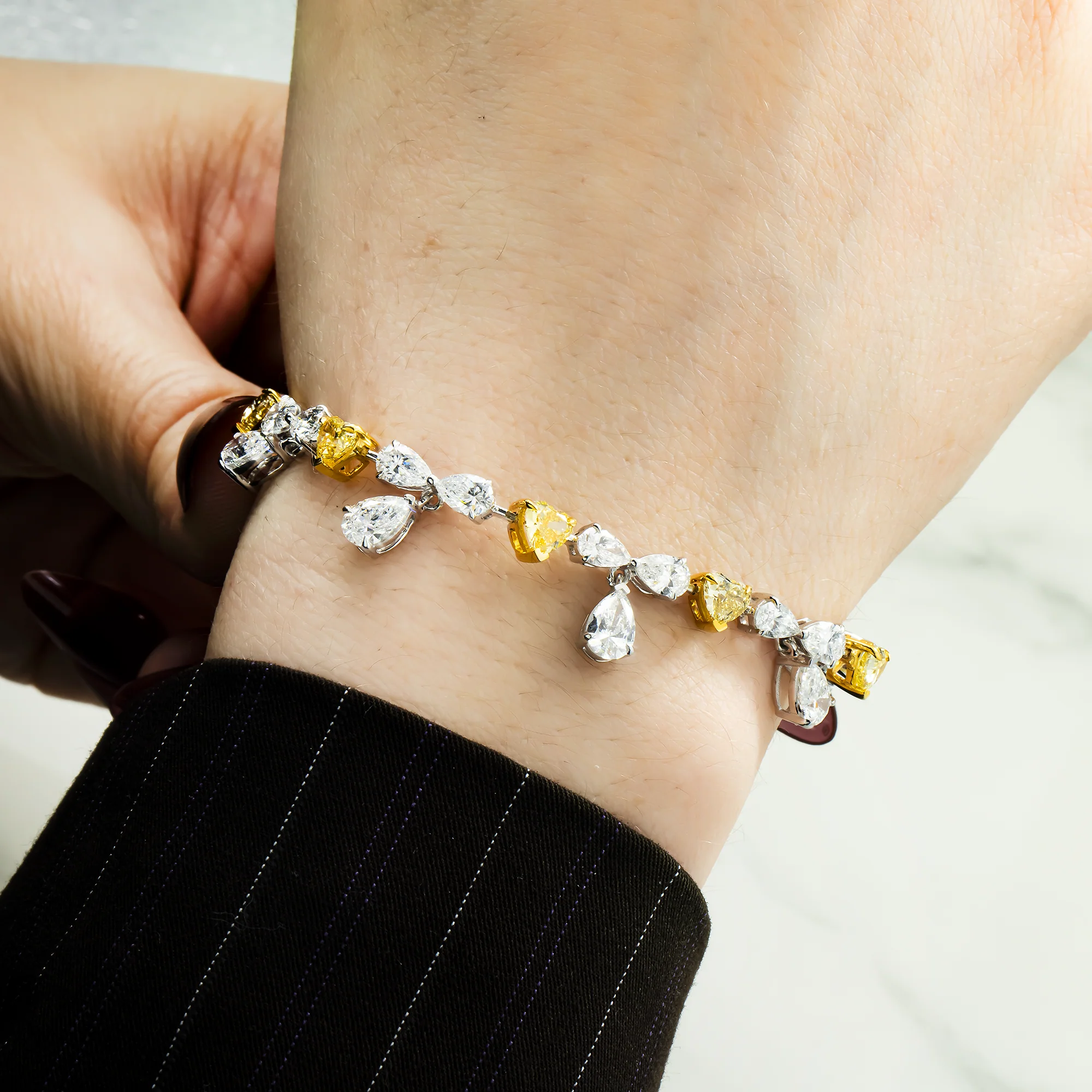 14K Two Tone Heart Cut Fancy Yellow Diamond Dangle Bracelet 14.18ct - Image 2