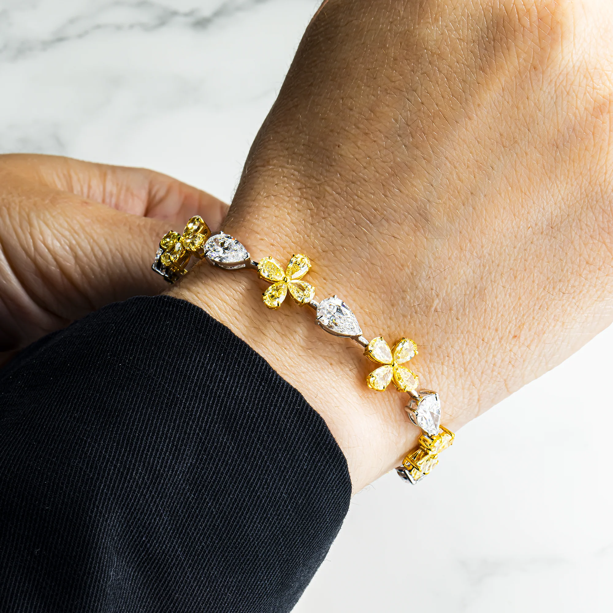 14K Two Tone Pear Cut Fancy Yellow & White Diamond Bracelet 18.45ct - Image 2