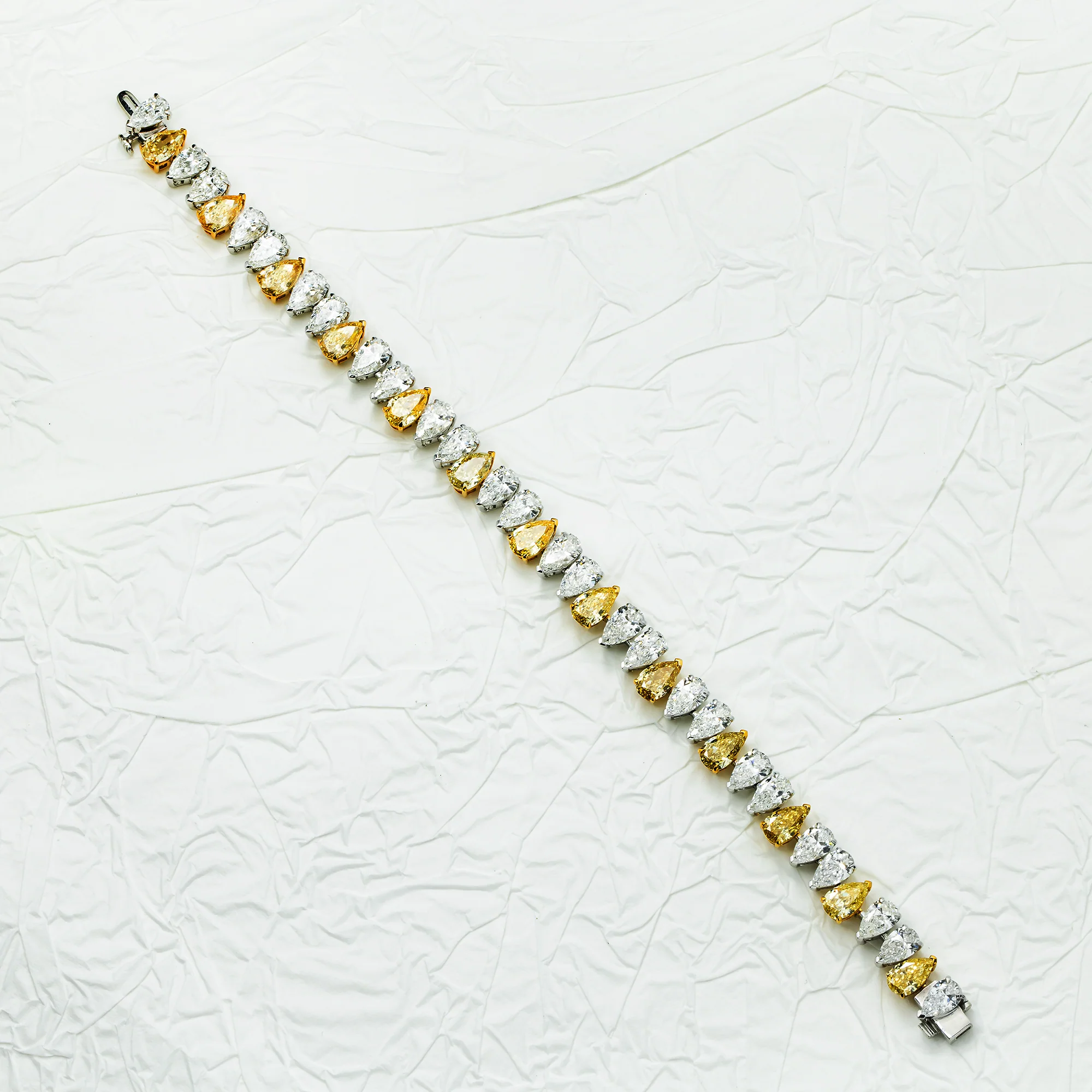 14K Two Tone Pear Cut Fancy Yellow & White Diamond Bracelet 19.75ct - Image 3
