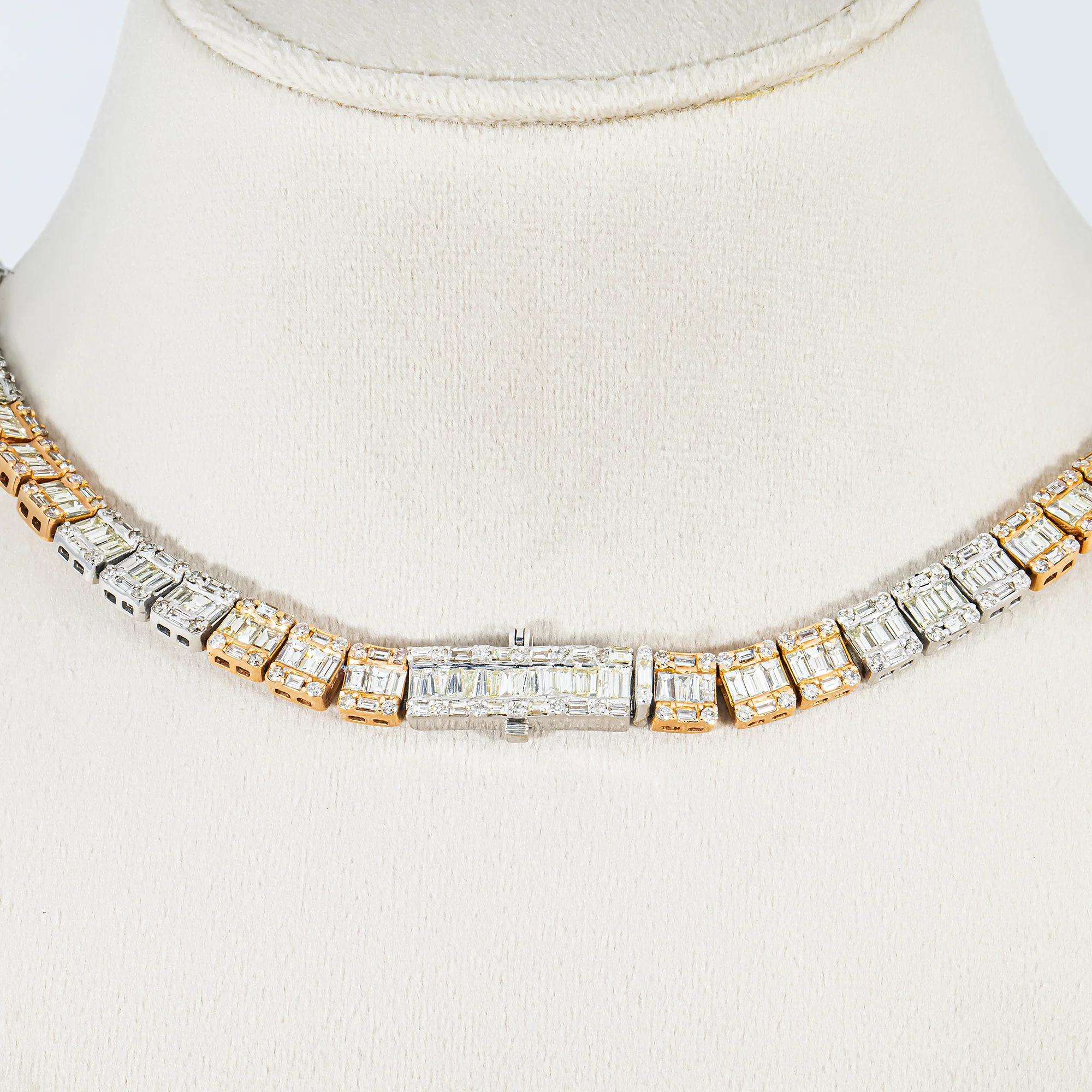 14K Two Tone Round & Baguette Cut Diamond Tennis Chain 29.52ct - Image 3