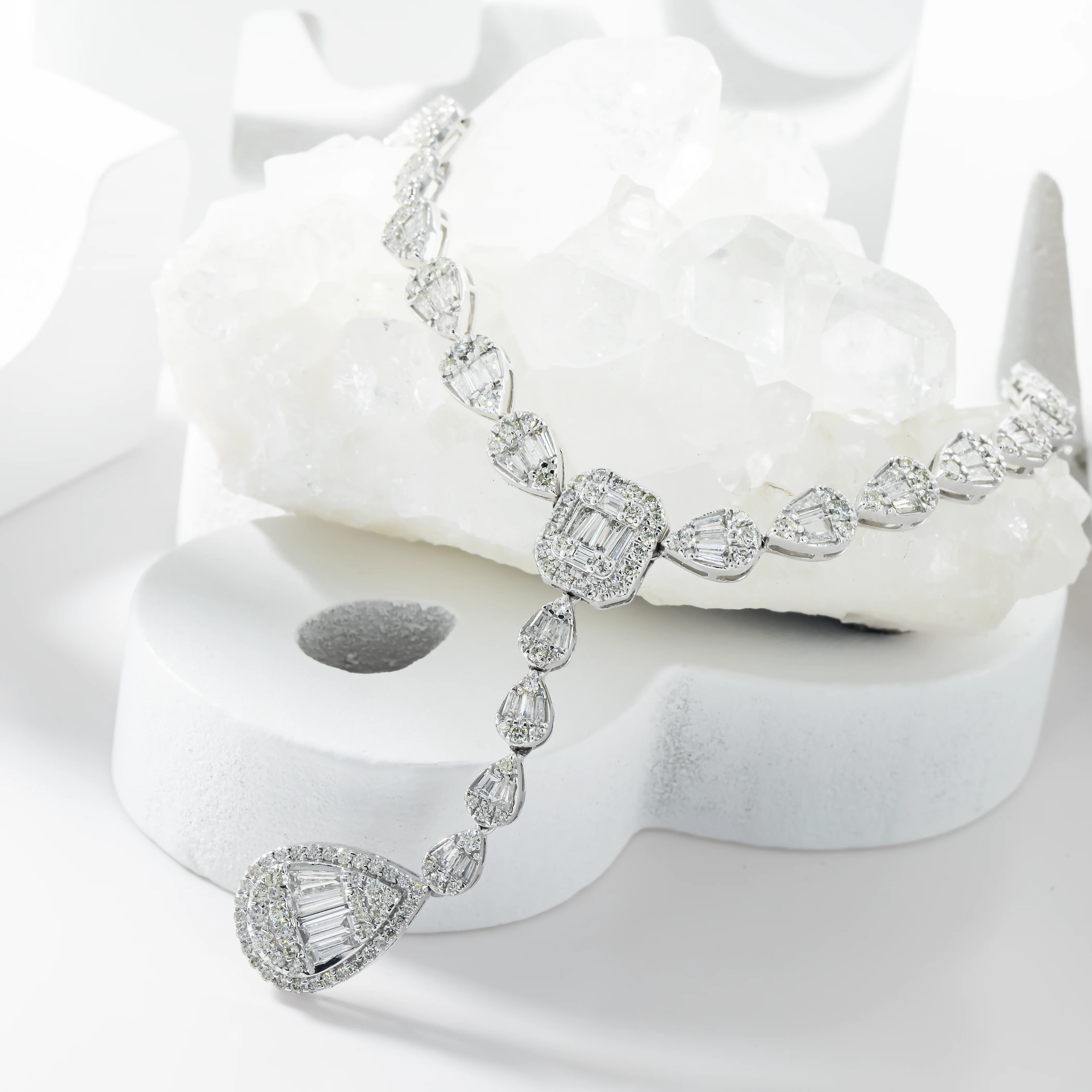 14K White Gold Baguette Diamond Drop Necklace 9.52ct - Image 5