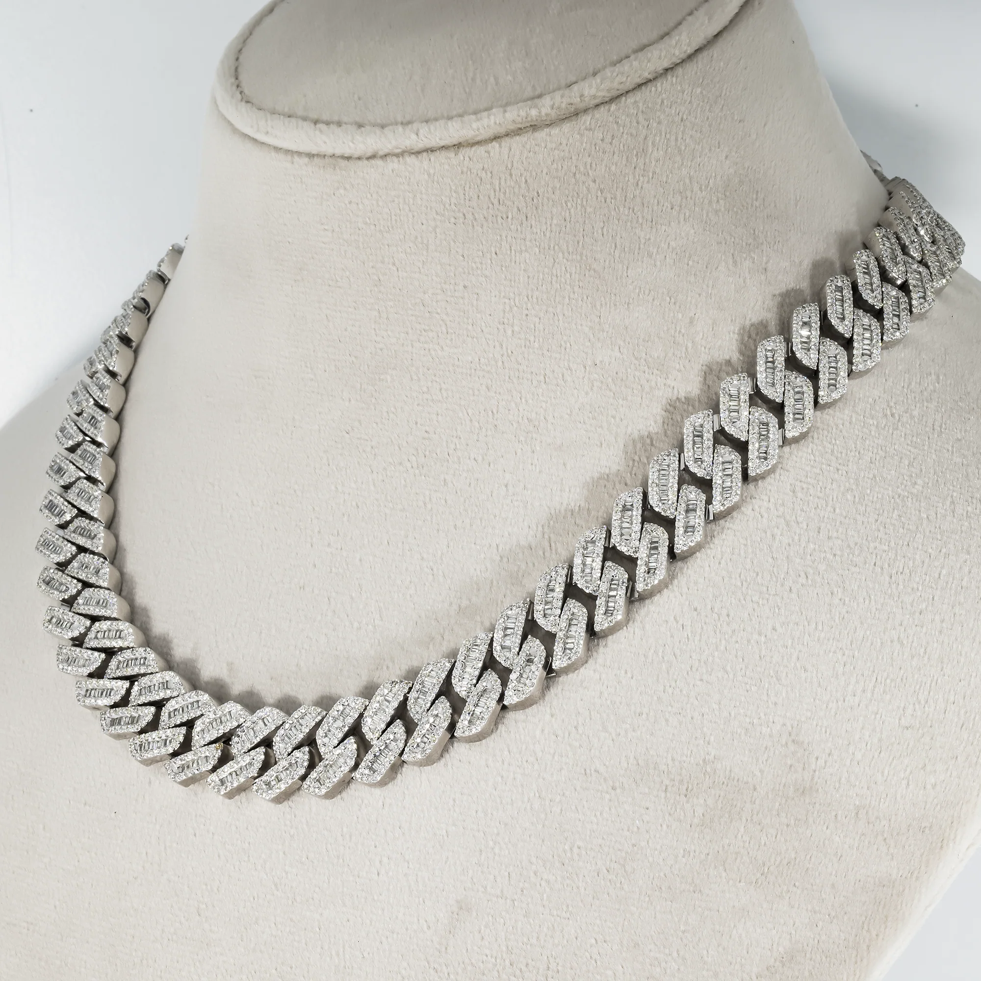 14K White Gold 14mm Baguette & Round Diamond Cuban Link Chain 20.10ct - Image 3