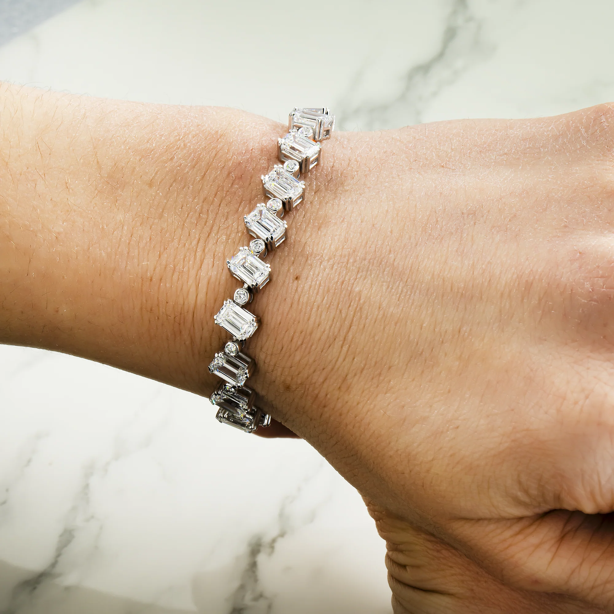 14K White Gold Emerald & Round Cut Diamond Bracelet 20.77ct - Image 2