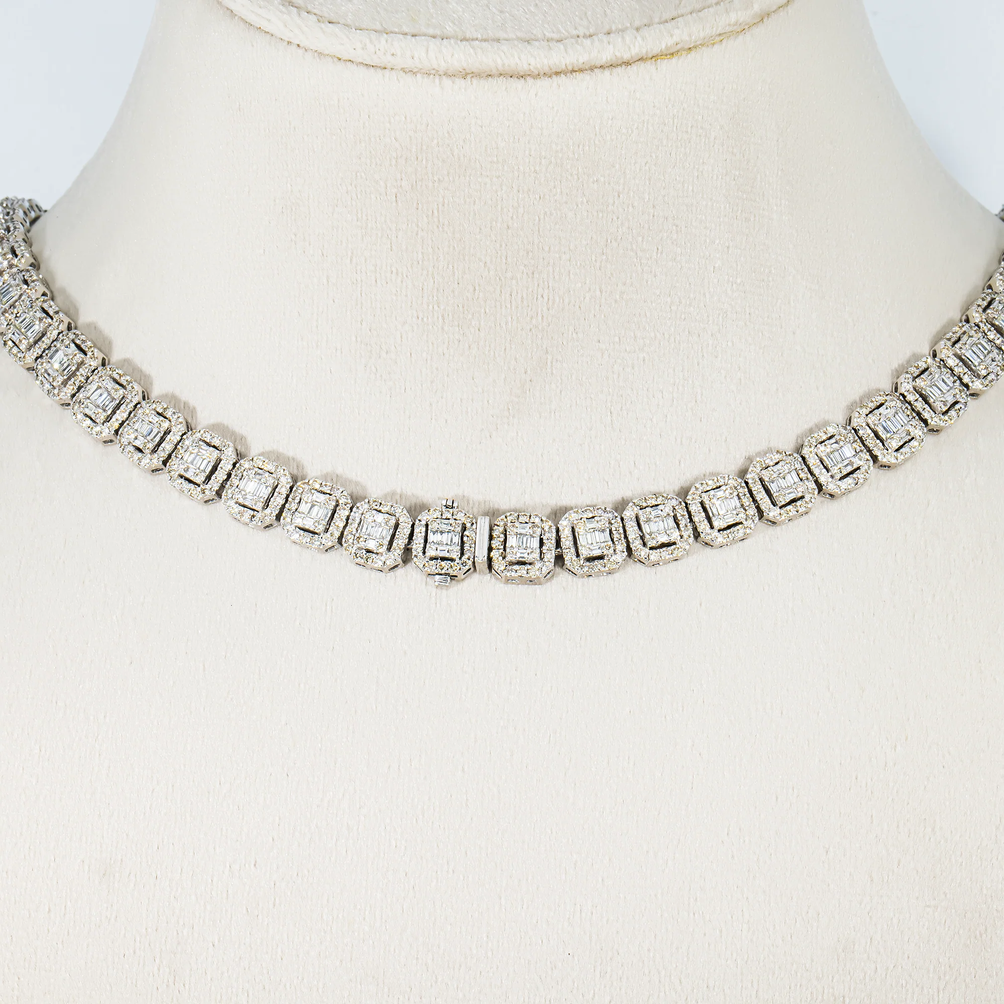 14K White Gold Graduated Round & Baguette Cut Diamond Tennis Chain 25.10ct - Image 3
