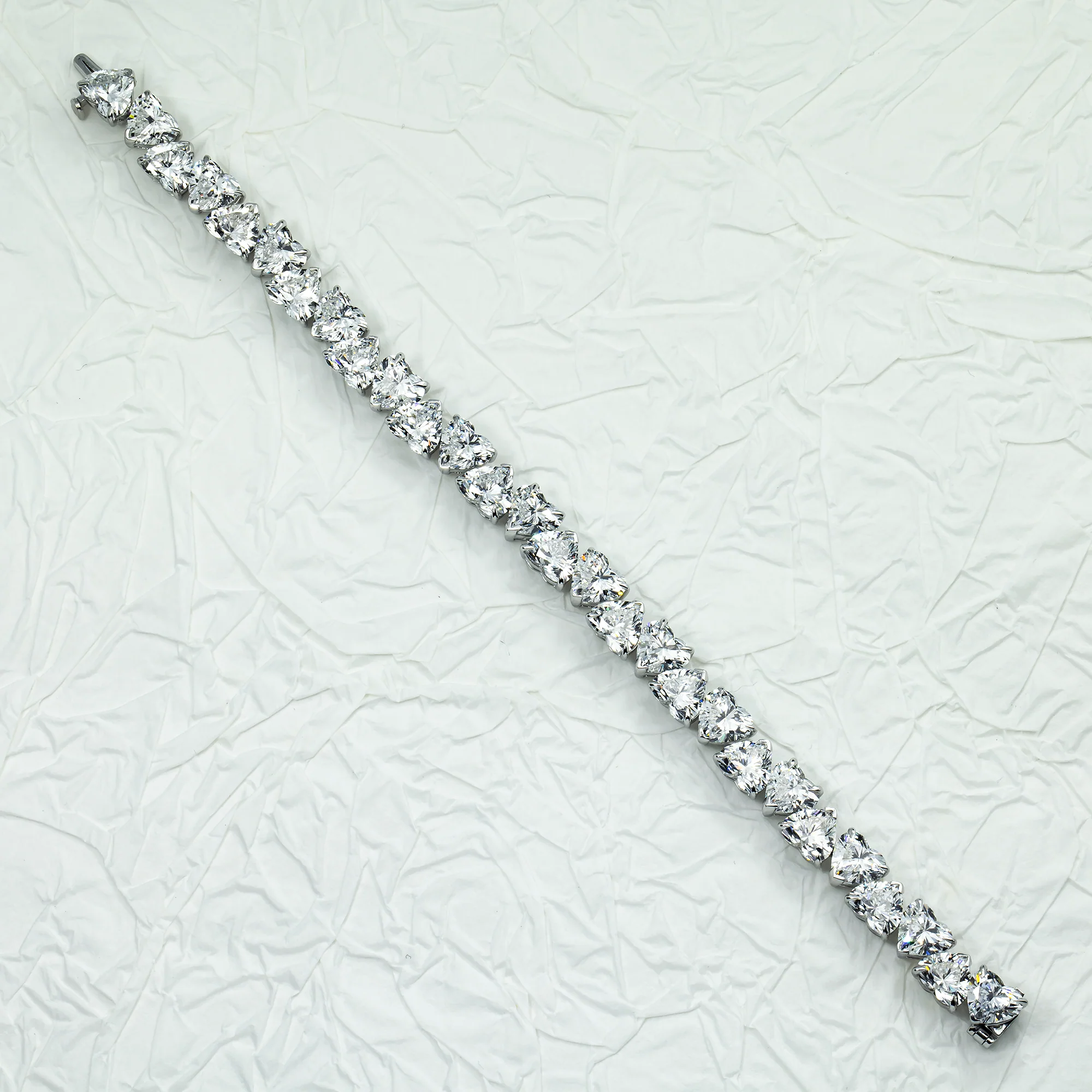 14K White Gold Heart Diamond Bracelet 28.72ct - Image 4