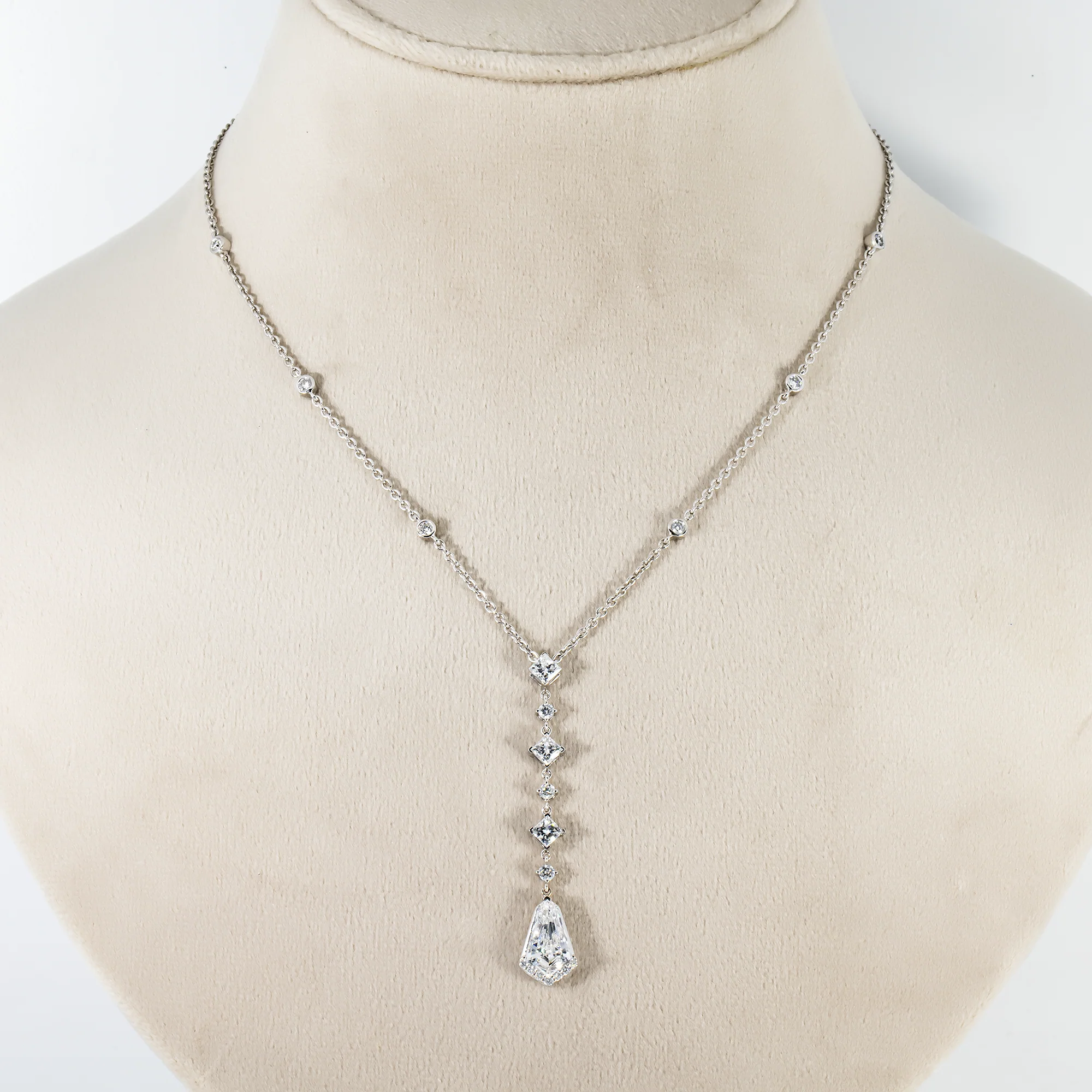 14K White Gold Kite & Princess Cut Diamond Drop Necklace 6.09ct - Image 2