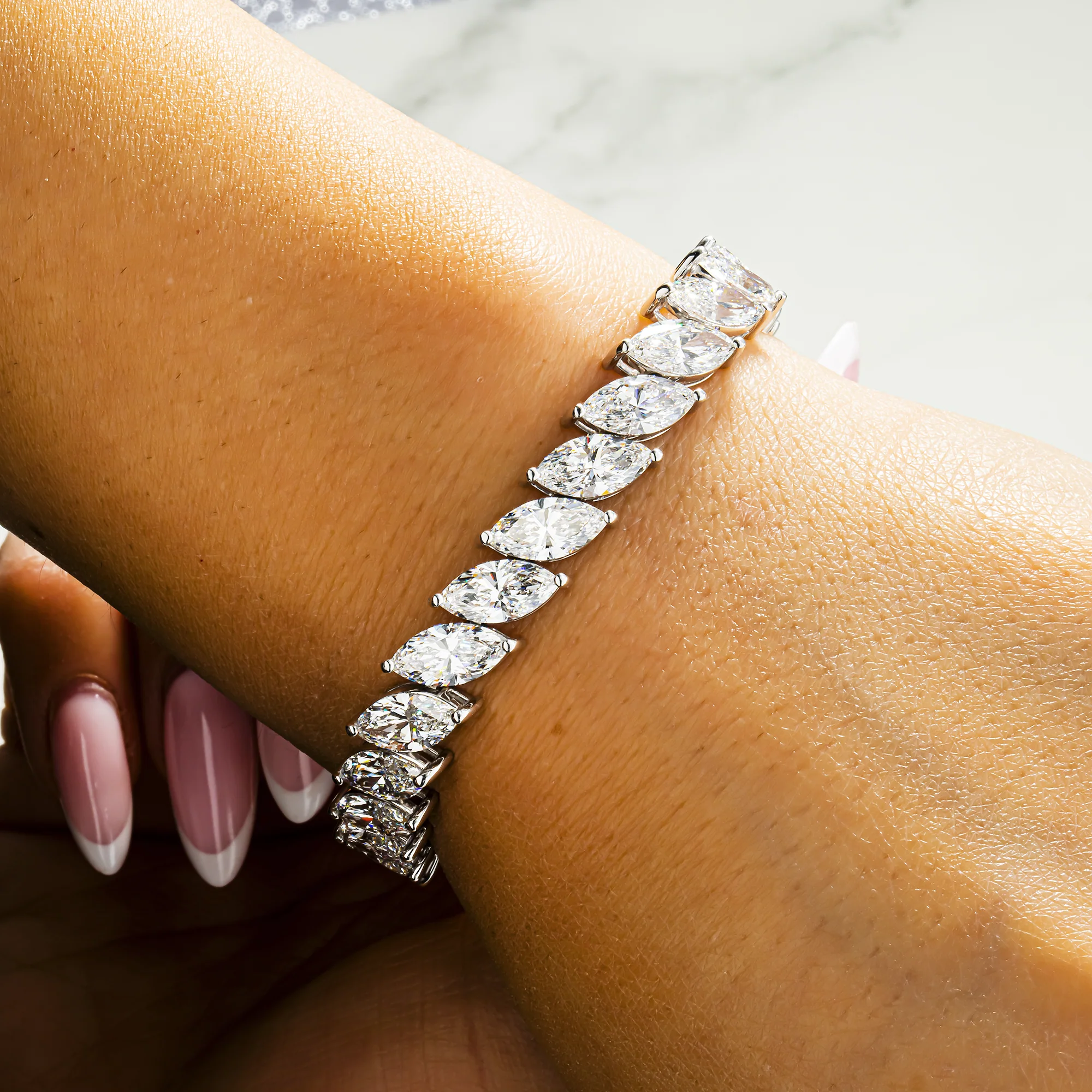 14K White Gold Marquise Cut Diamond Tennis Bracelet 31.0ct - Image 2