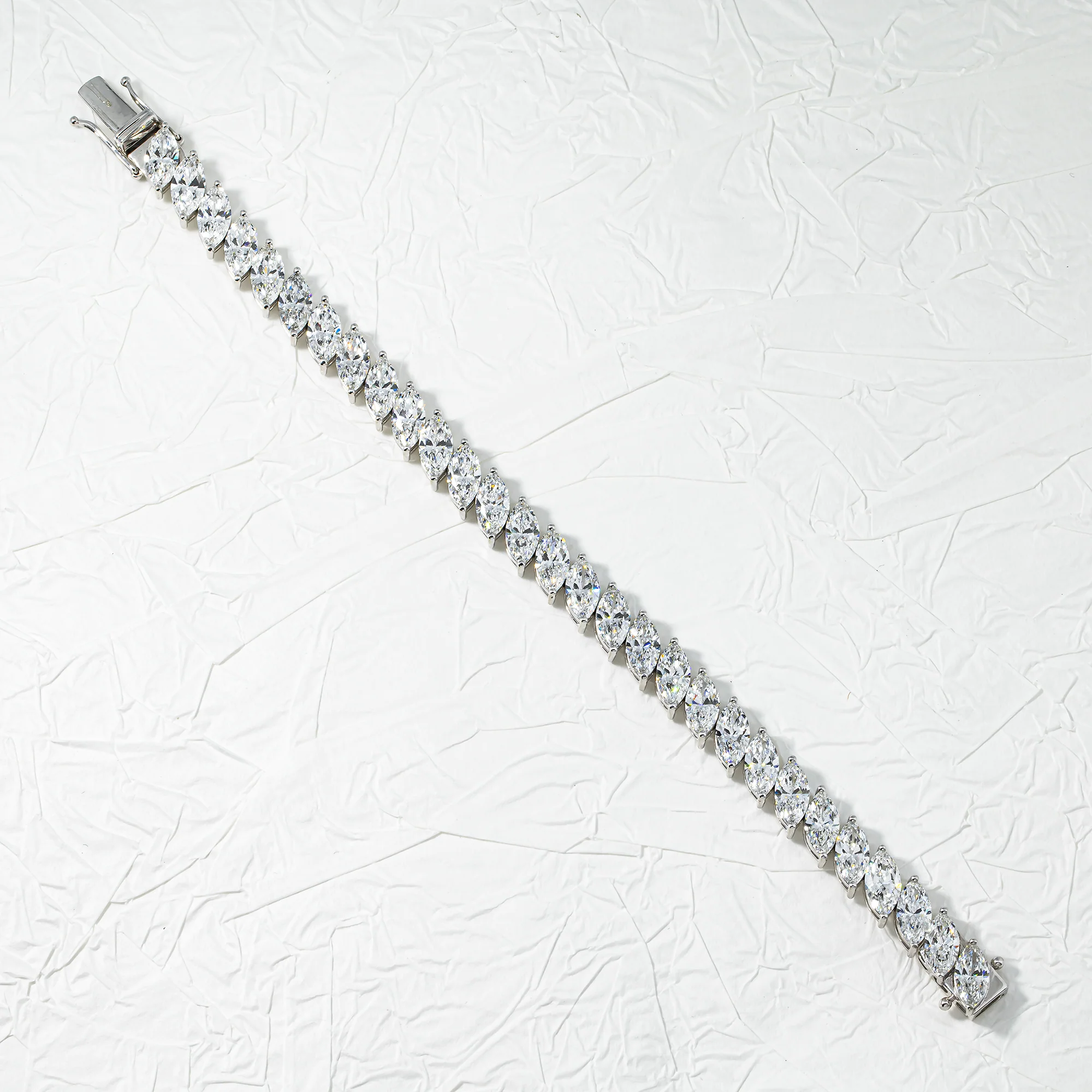 14K White Gold Marquise Cut Diamond Tennis Bracelet 31.0ct - Image 4