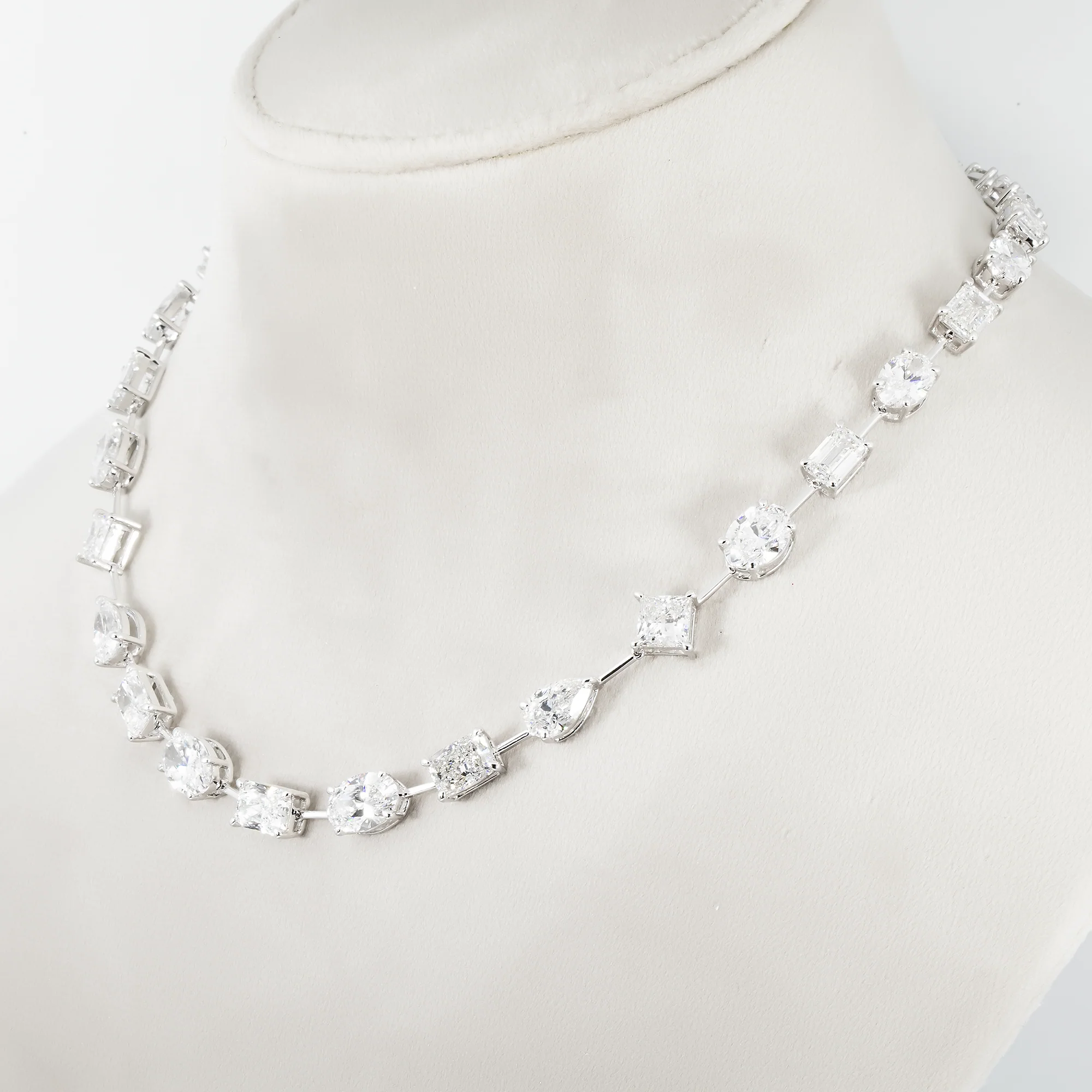14K White Gold Multi Cut Diamond Satellite Necklace 45.82ct - Image 2