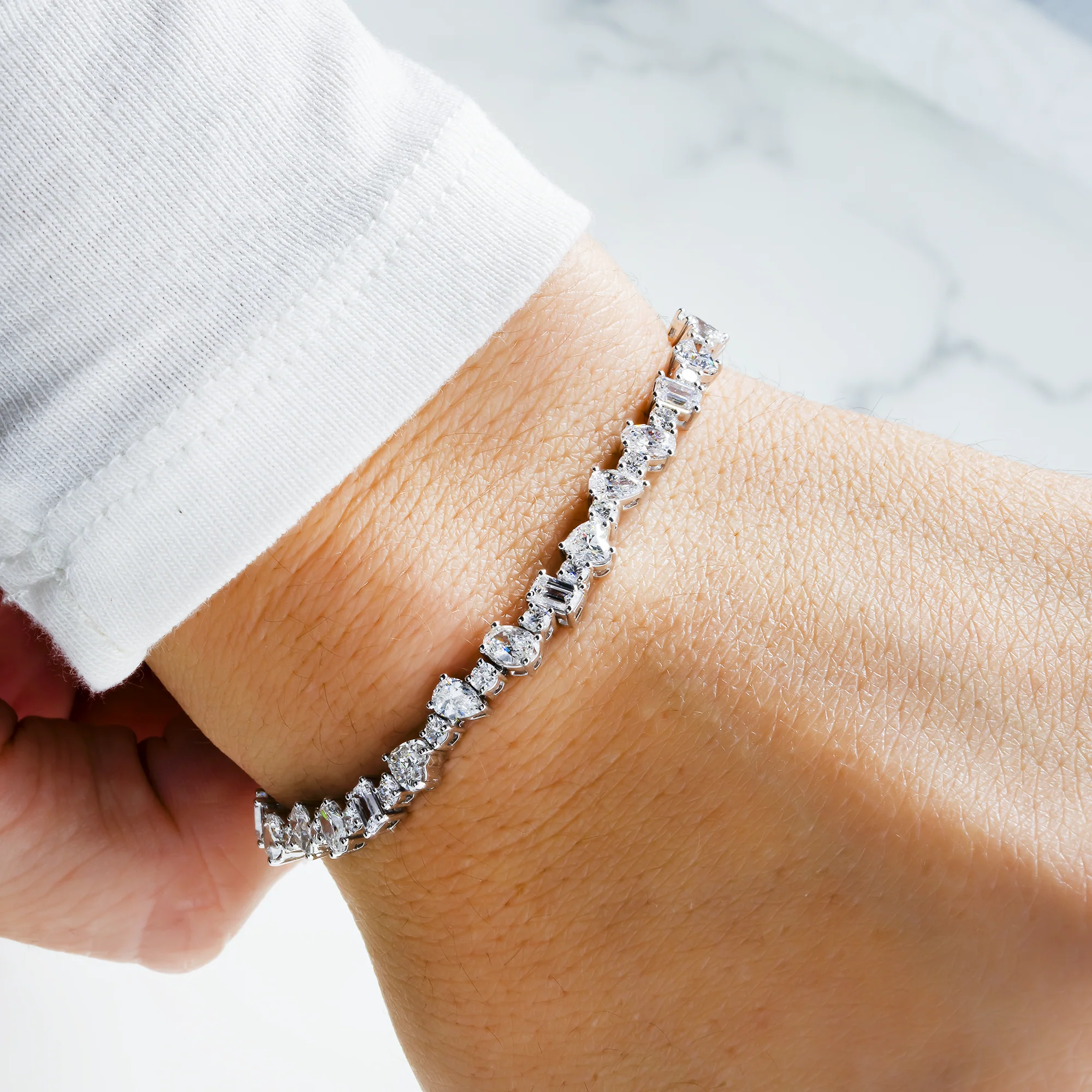 14K White Gold Multi Shape Diamond Bracelet 8.45ct - Image 2