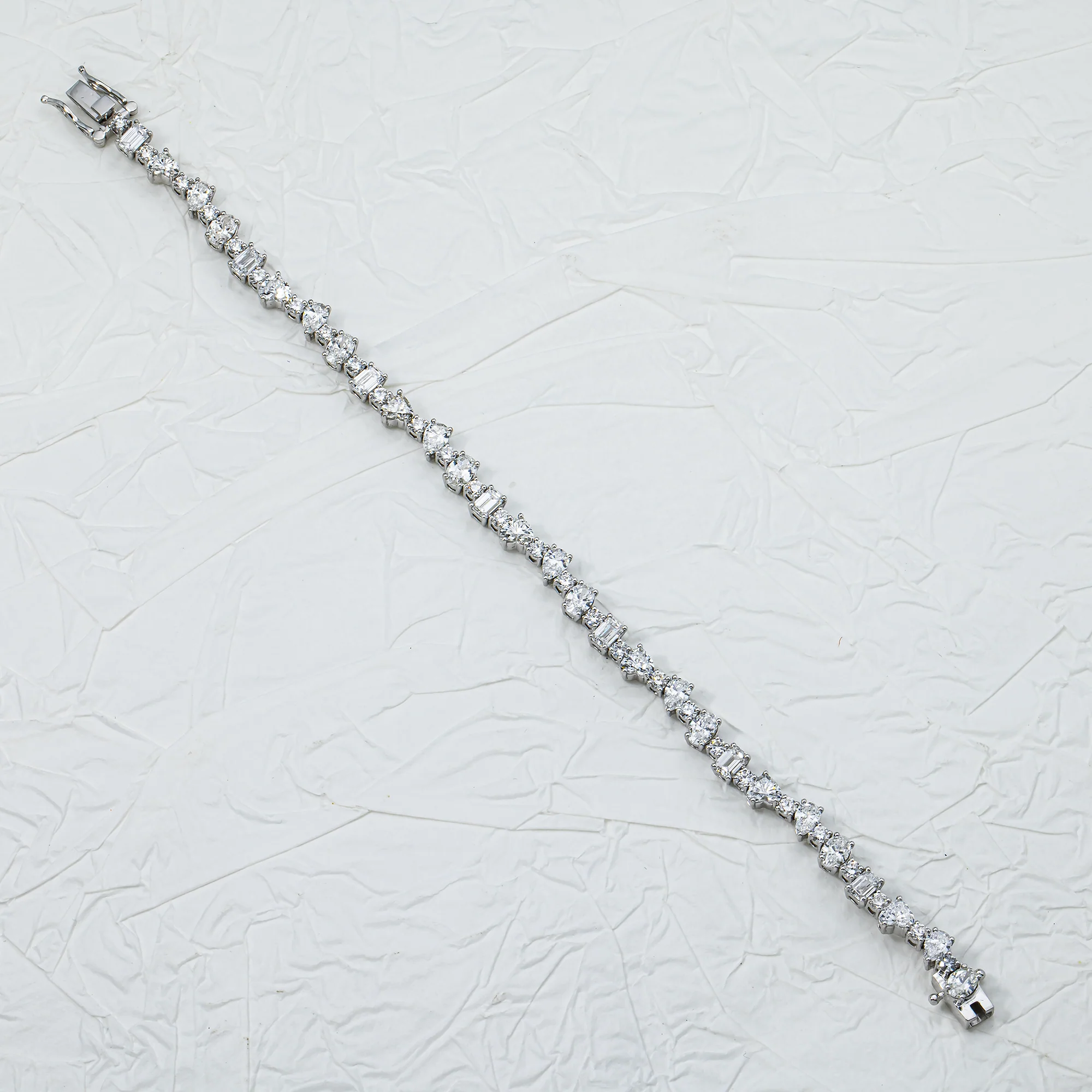 14K White Gold Multi Shape Diamond Bracelet 8.45ct - Image 4
