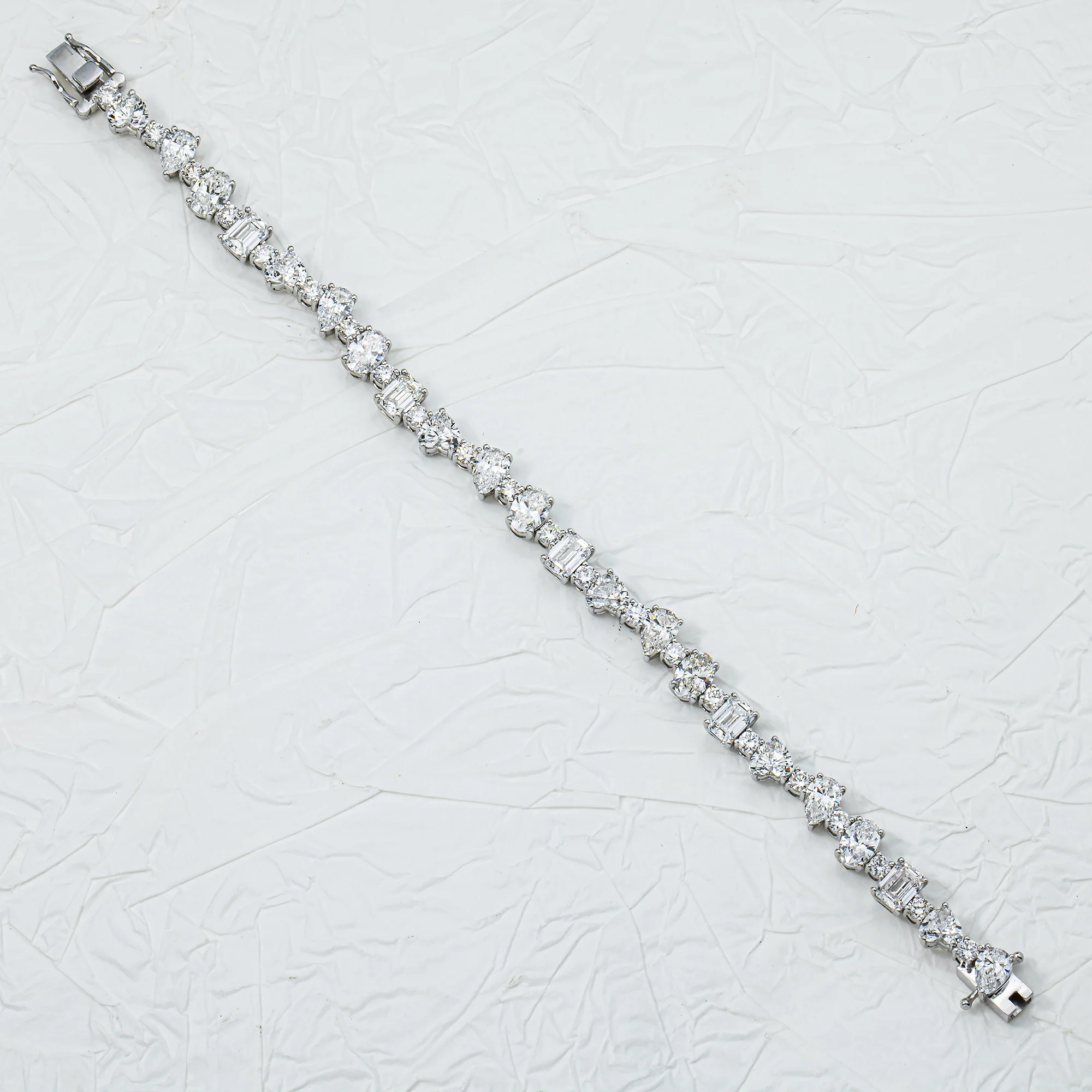 14K White Gold Multi Shape Diamond Bracelet 14.31ct - Image 4
