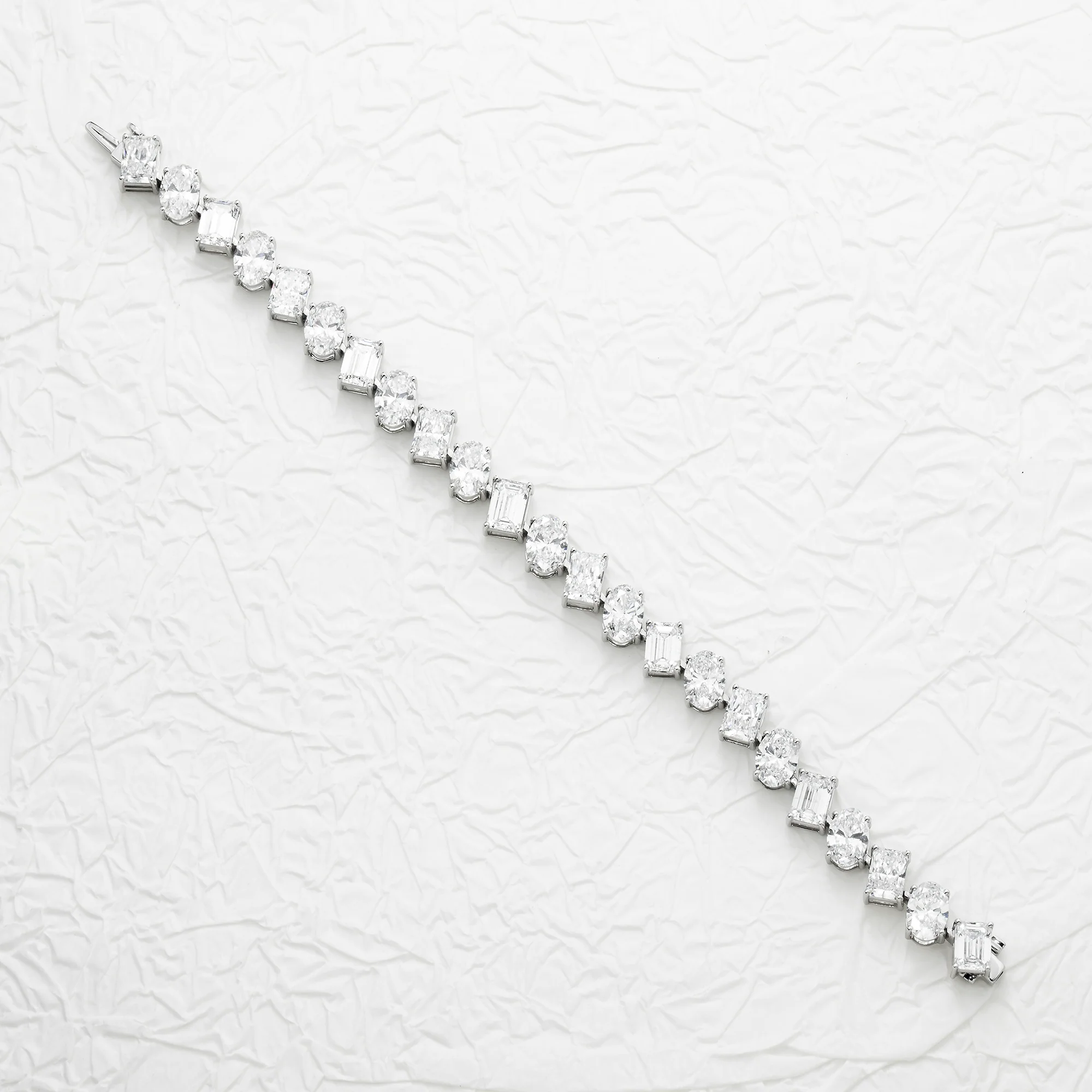 14K White Gold Oval, Emerald & Radiant Cut Diamond Bracelet 23.23ct - Image 3