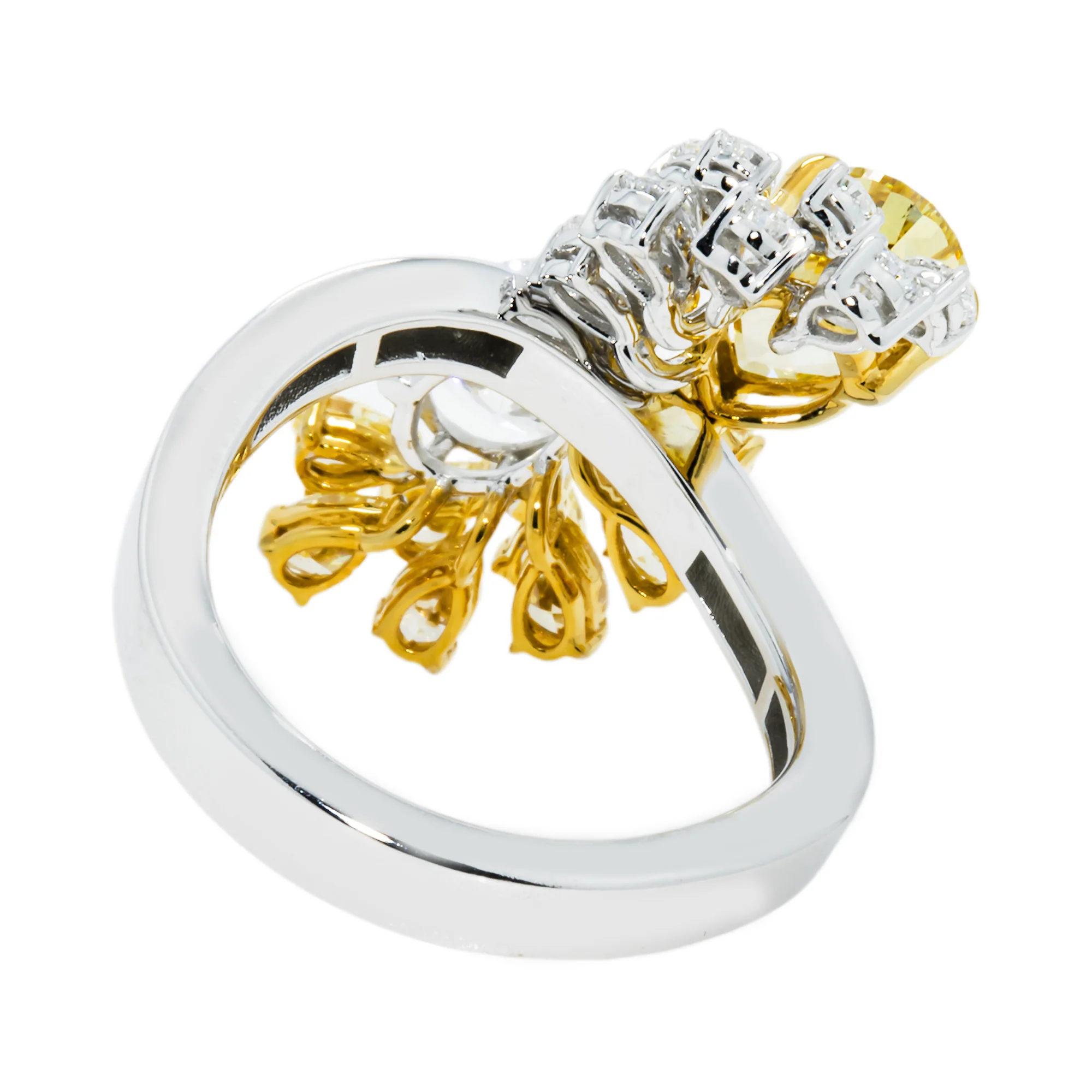 14K White Gold Pear Cut White & Fancy Yellow Diamond Ring 4.86ct - Image 4