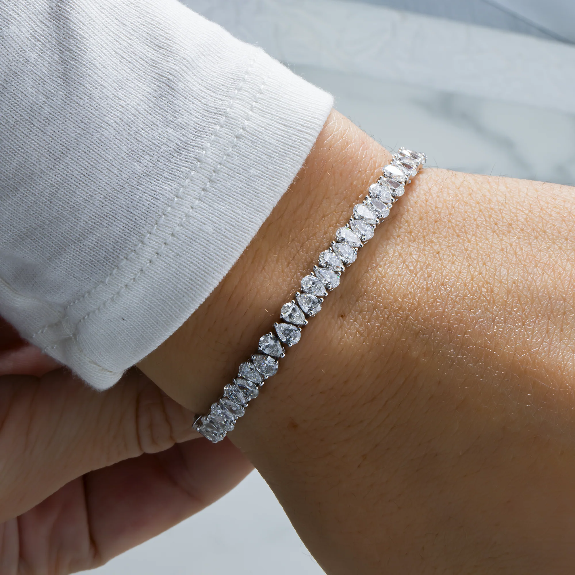 14K White Gold Pear Diamond Tennis Bracelet 9.90ct - Image 2