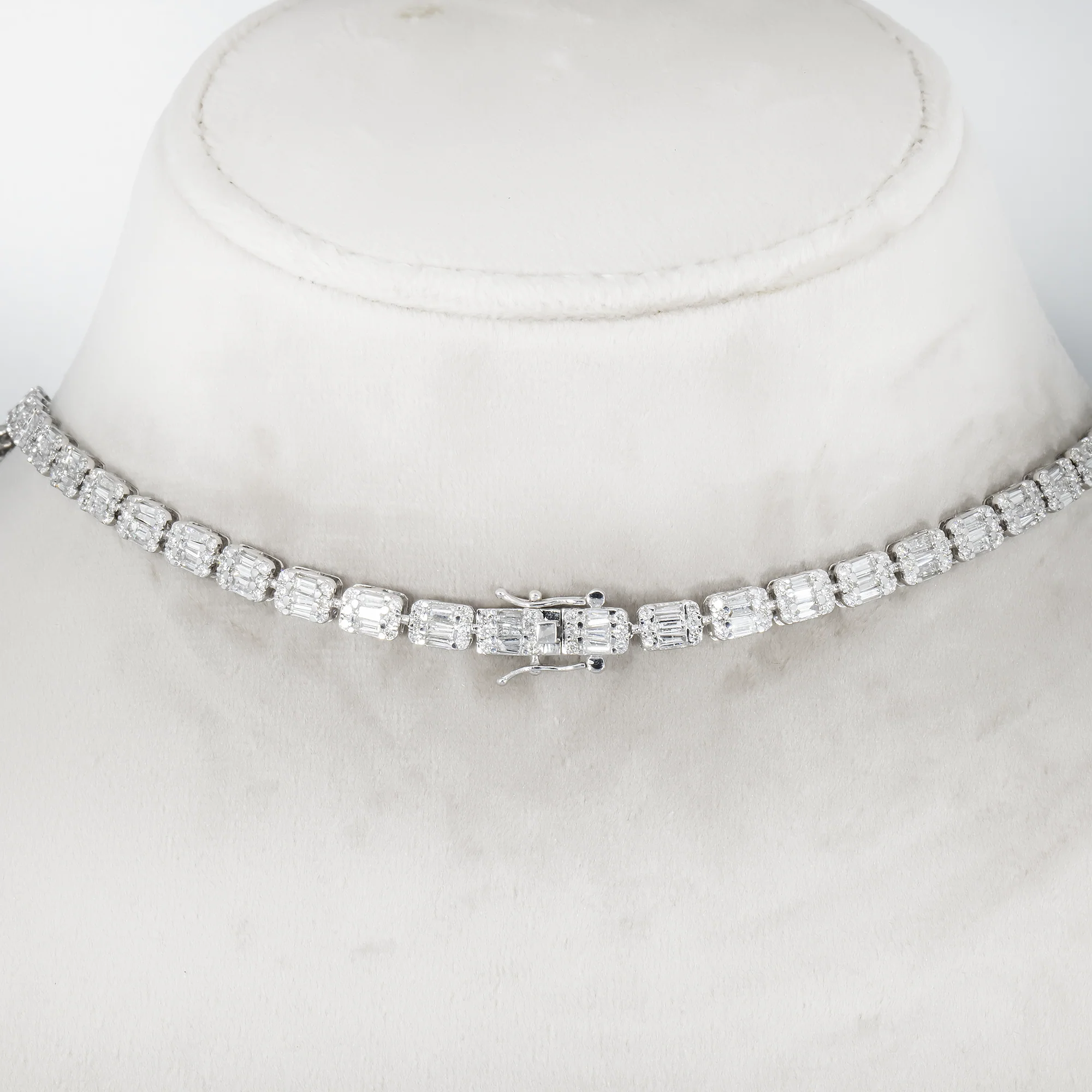 14K White Diamond Chandelier Necklace 43.82ct - Image 4