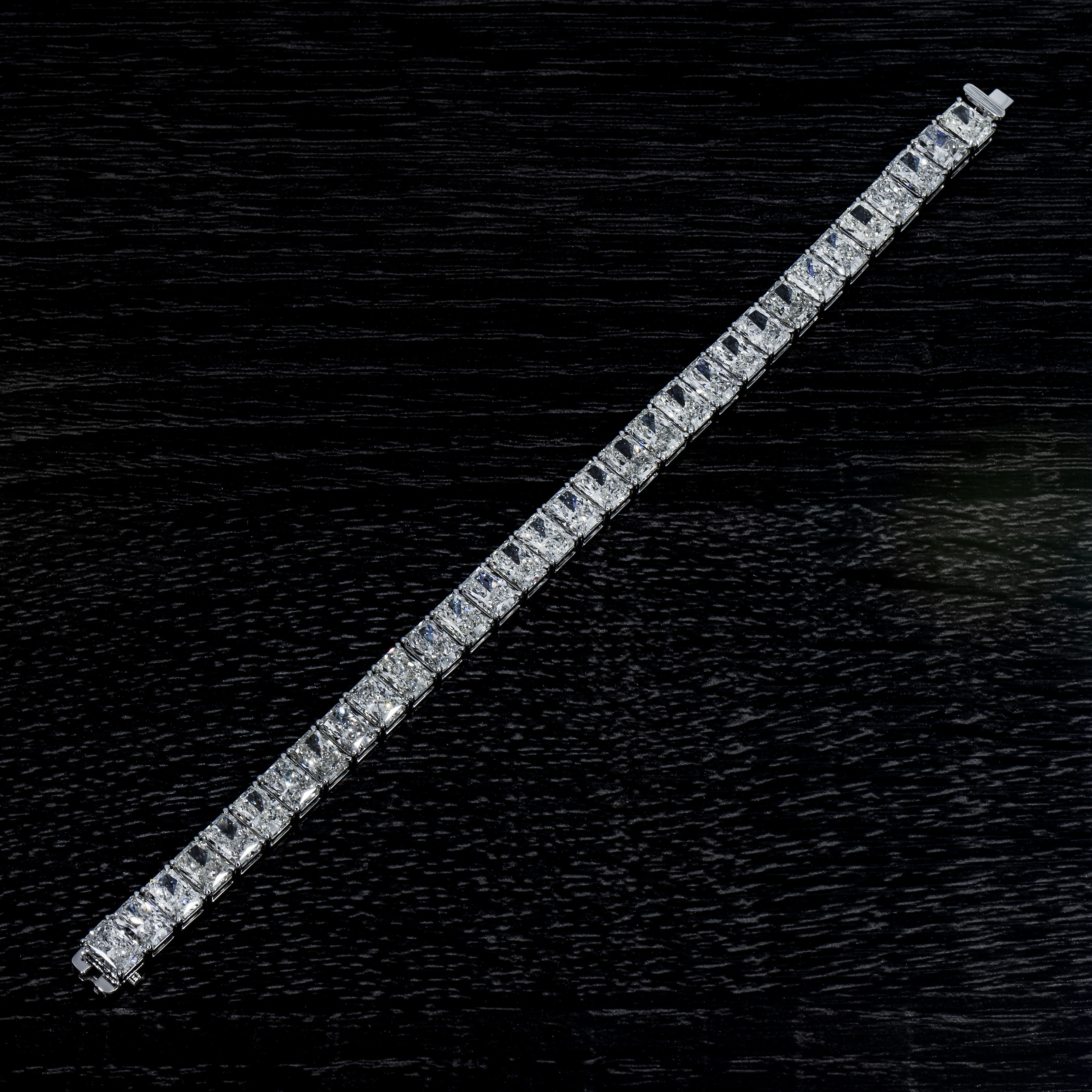 14K White Gold Radiant Cut Diamond Tennis Bracelet 33.09ct - Image 4