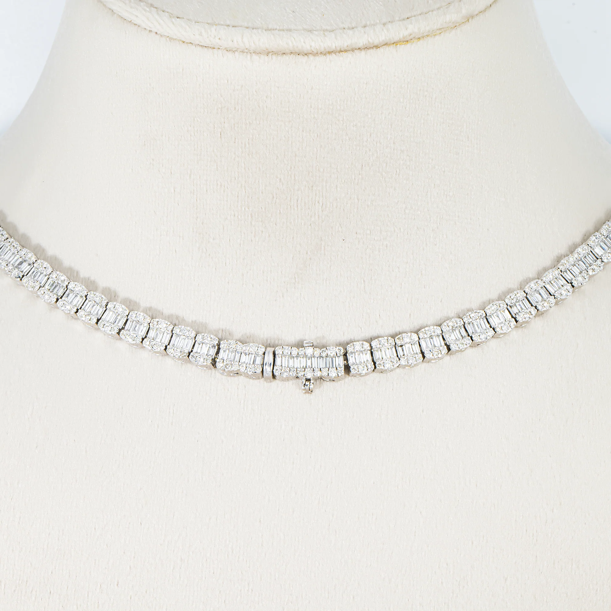 14K White Gold Graduated Round & Baguette Cut Diamond Tennis Chain 23.70ct - Image 3