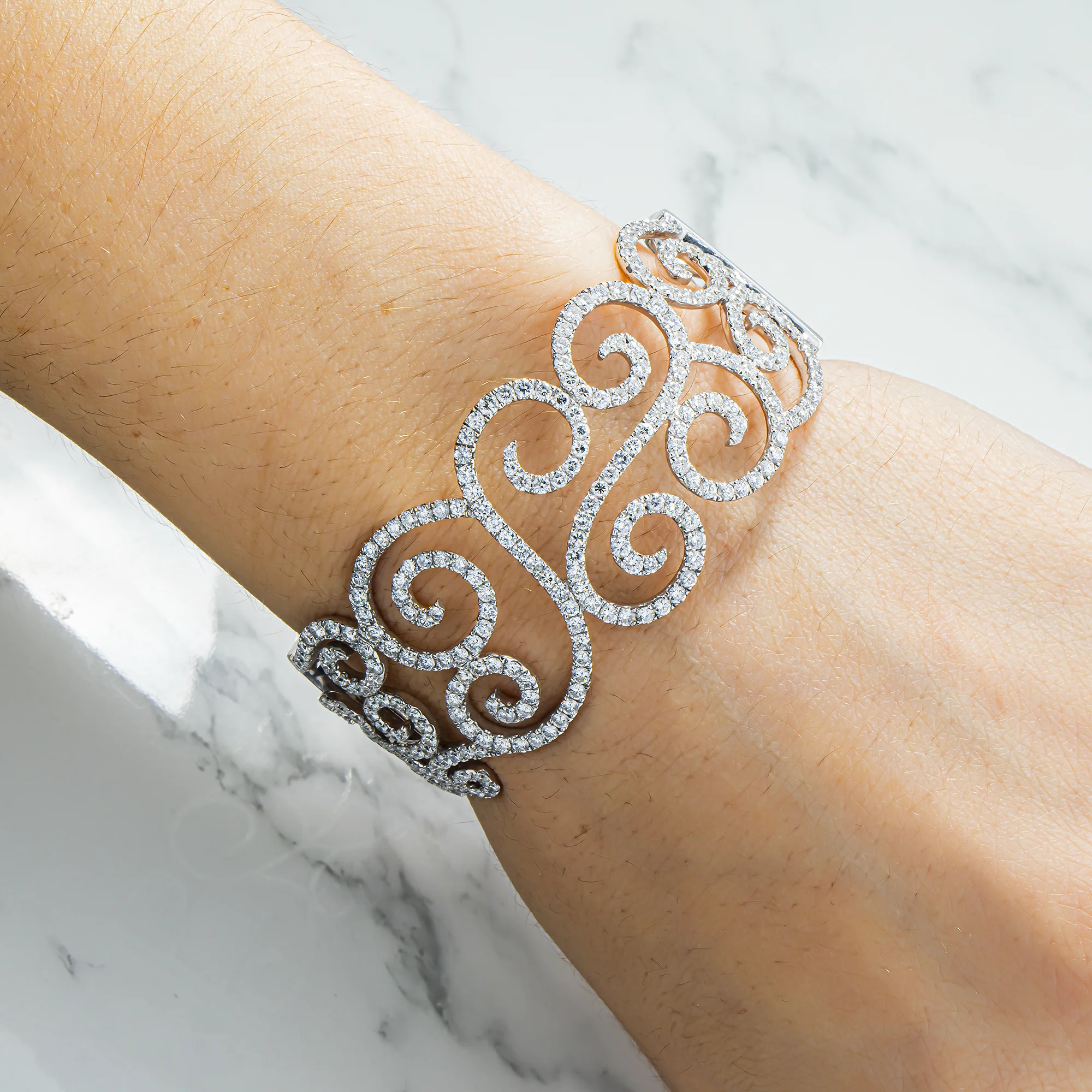 14K White Gold Round Diamond Bangle Bracelet 7.30ct - Image 2