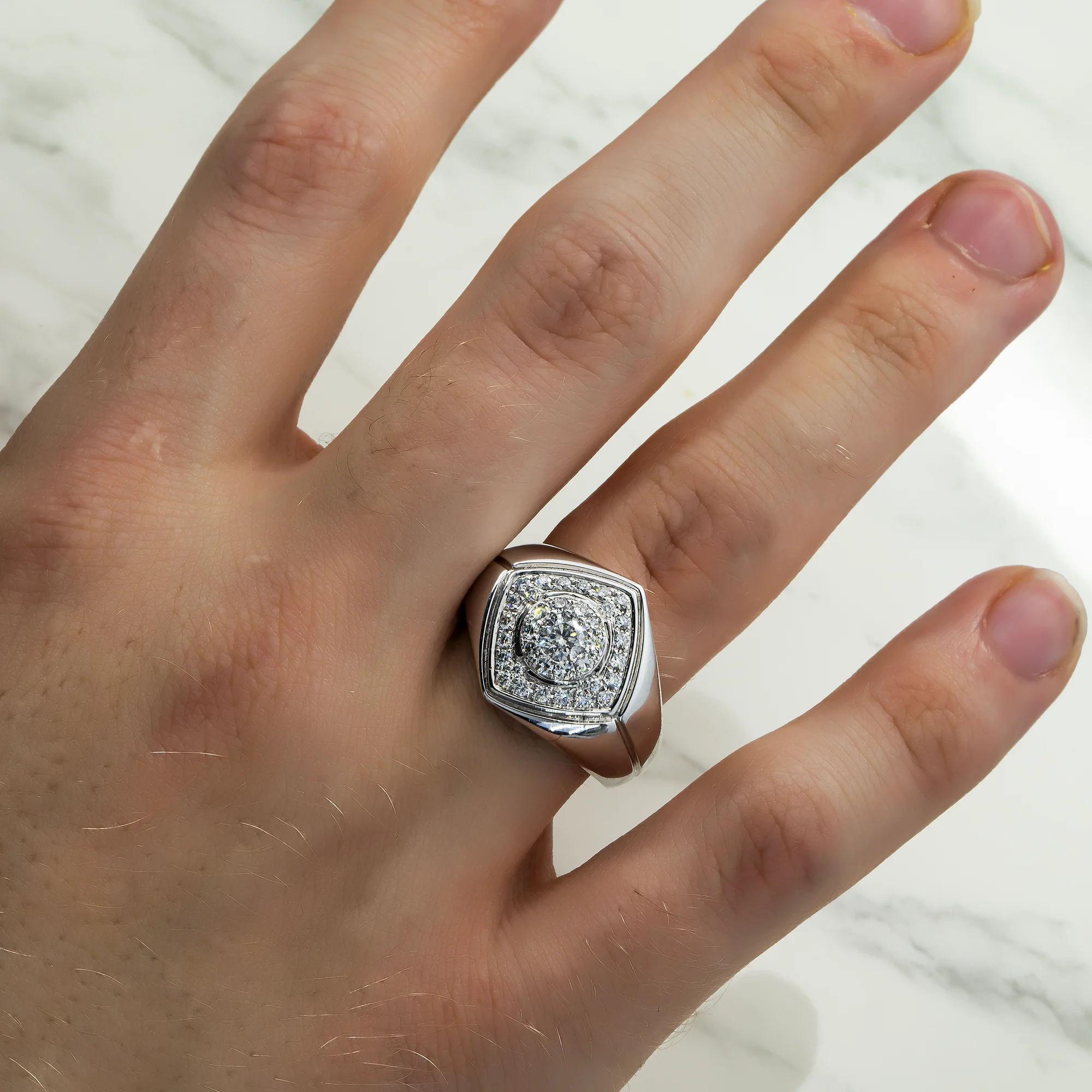 14K White Gold Round Diamond Cluster Ring 0.92ct - Image 2