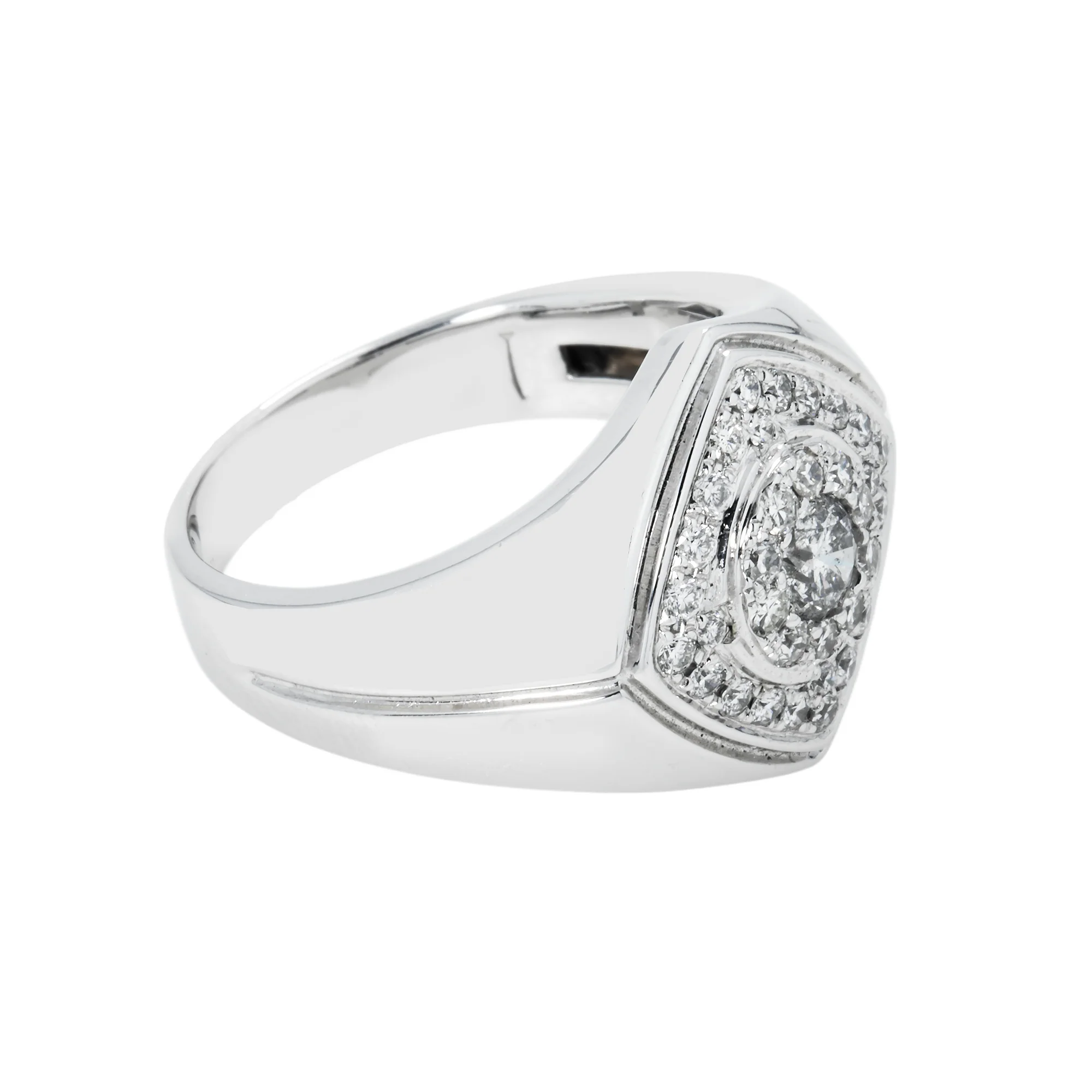 14K White Gold Round Diamond Cluster Ring 0.92ct - Image 3