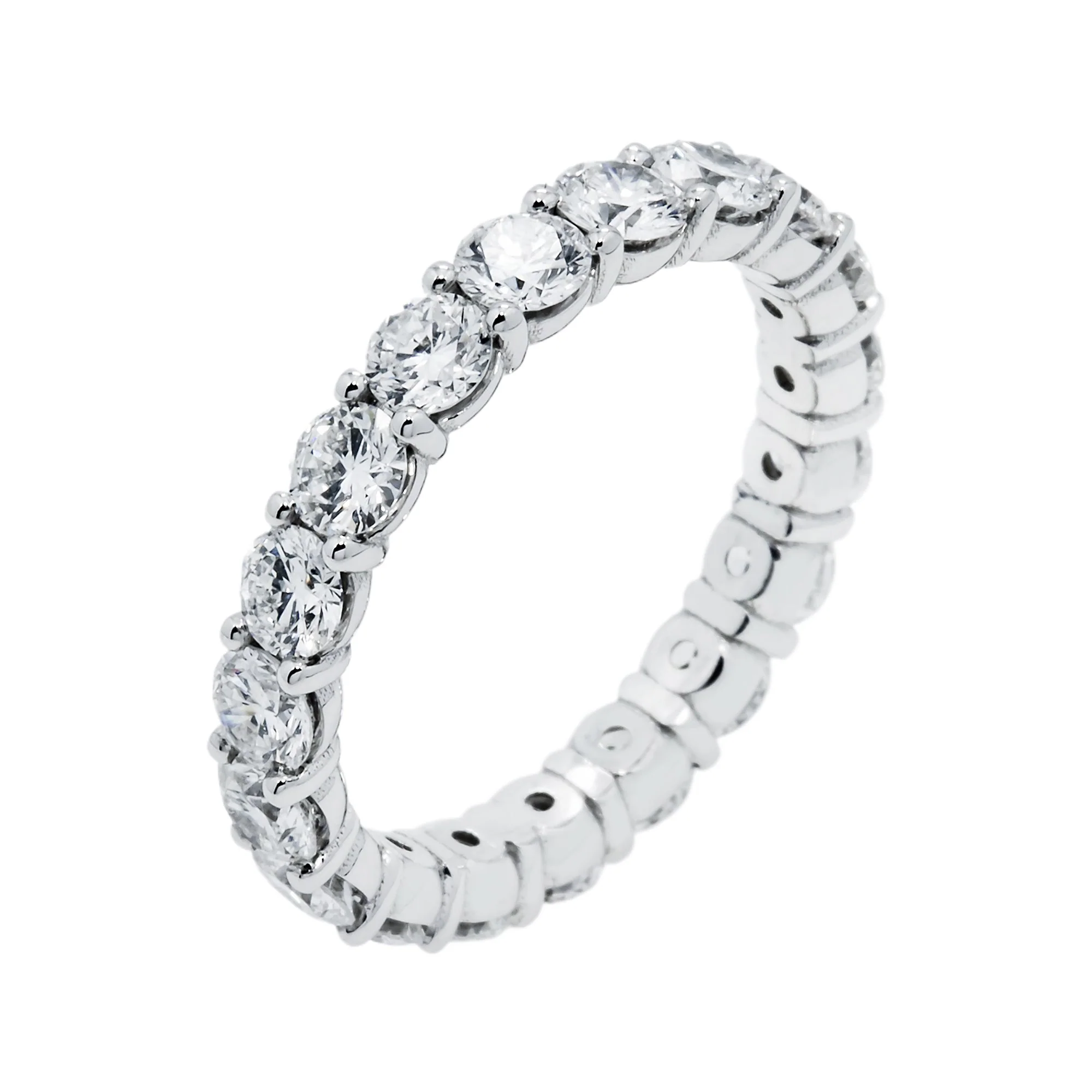 14K White Gold Round Diamond Eternity Ring 2.46ct (size 5.5) - Image 3