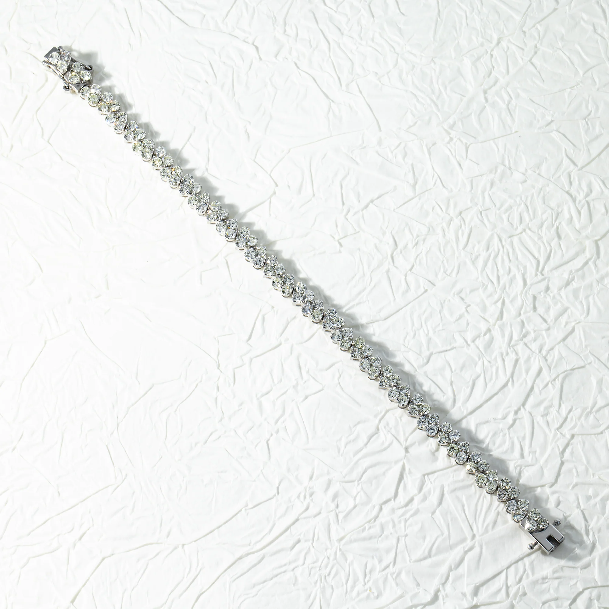 14K White Gold Round Diamond Heart Shaped Bracelet 8.90ct - Image 4