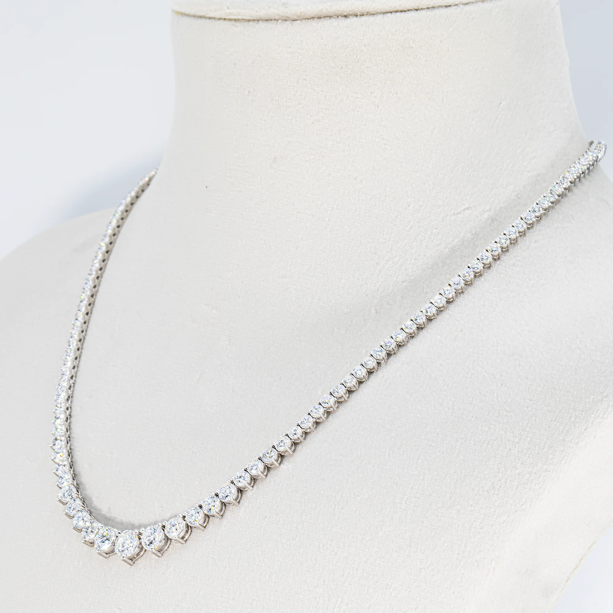 14K White Gold Round Diamond Tennis Chain 12.84ct - Image 2