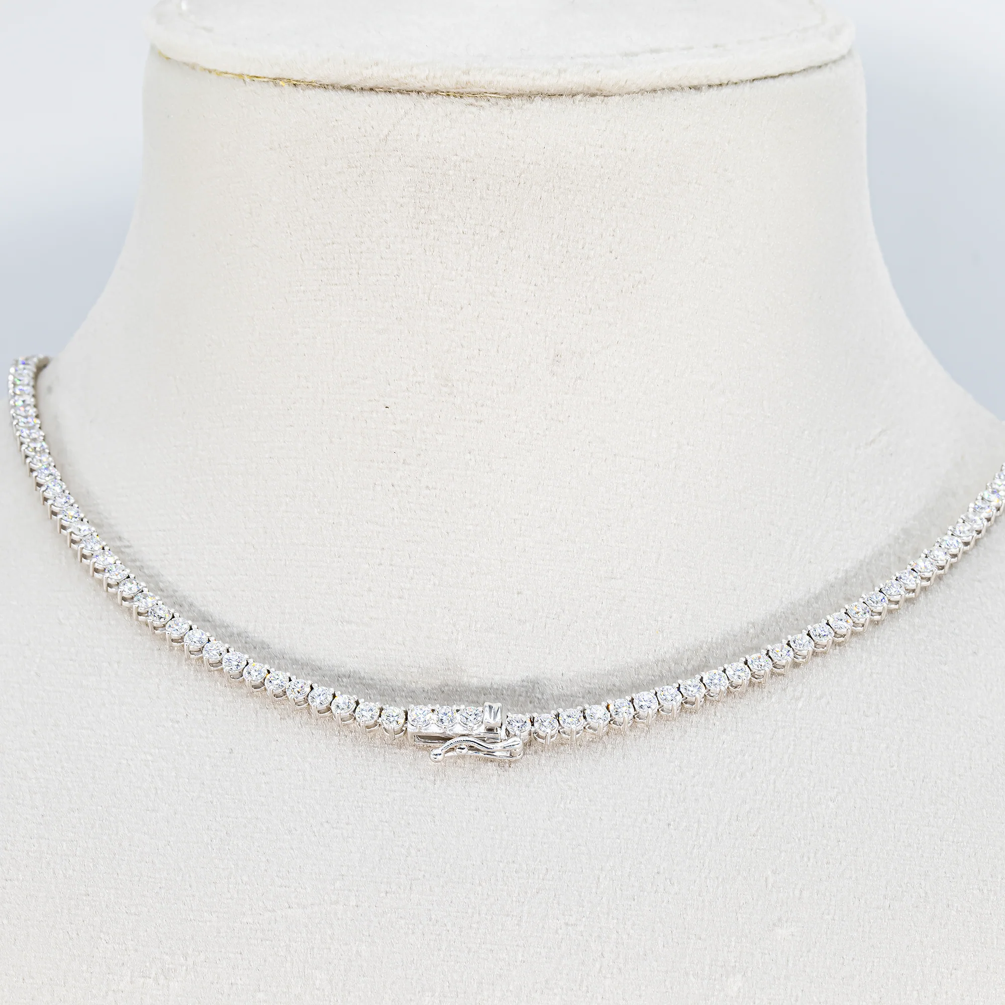 14K White Gold Round Diamond Tennis Chain 12.84ct - Image 4