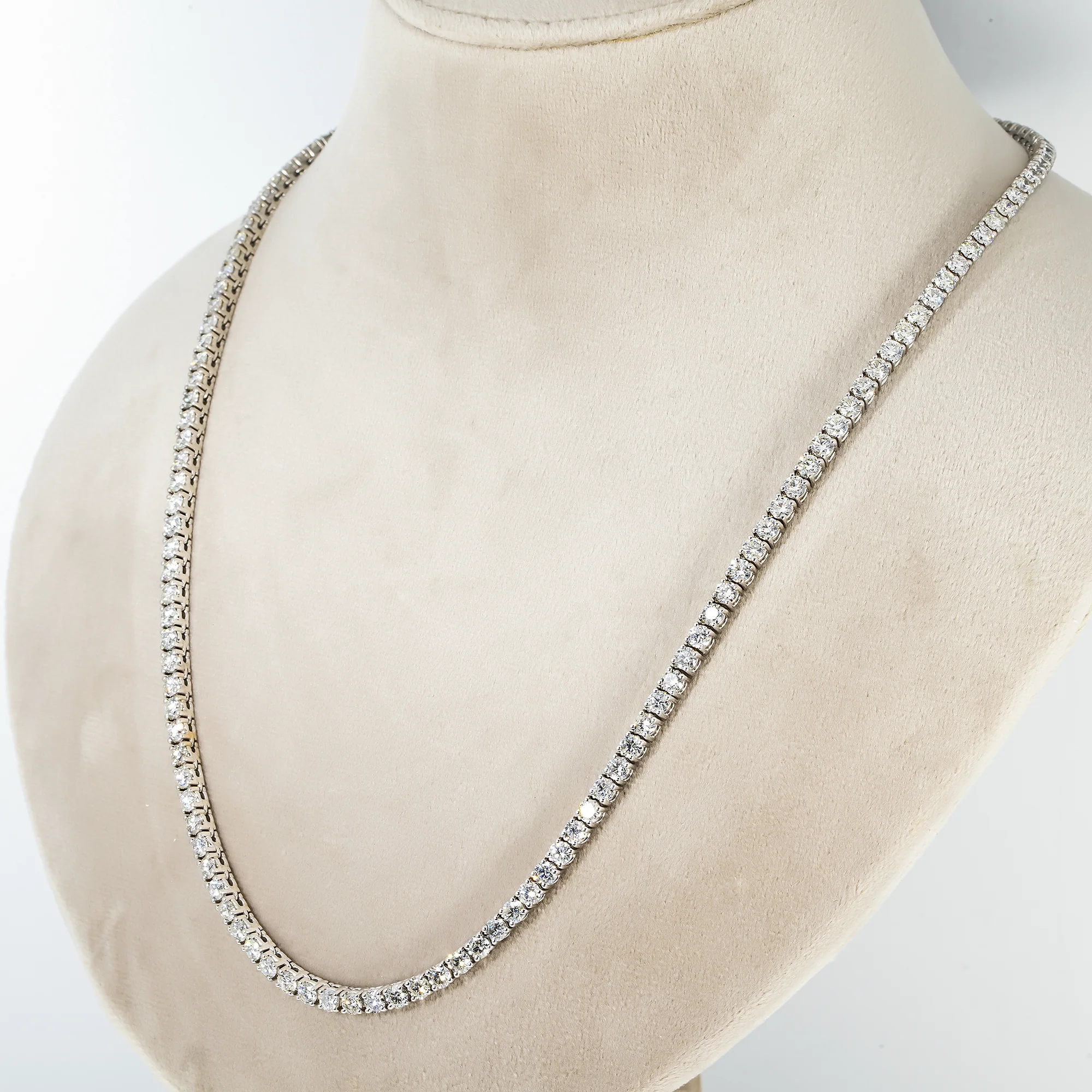 14K White Gold Round Diamond Tennis Chain 26.66ct (16"-24") - Image 2