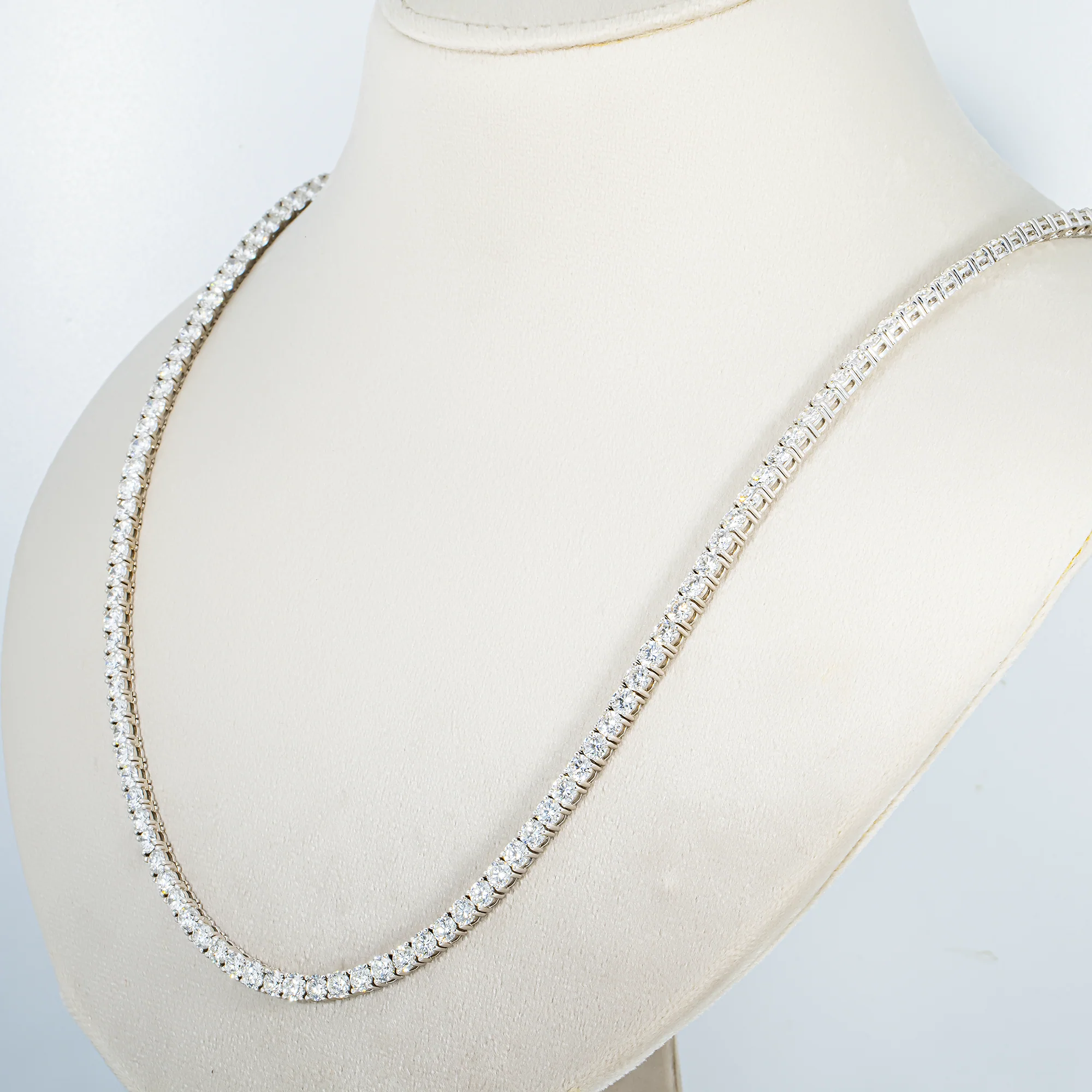 14K White Gold Round Diamond Tennis Chain 35.97ct (16"-22") - Image 2