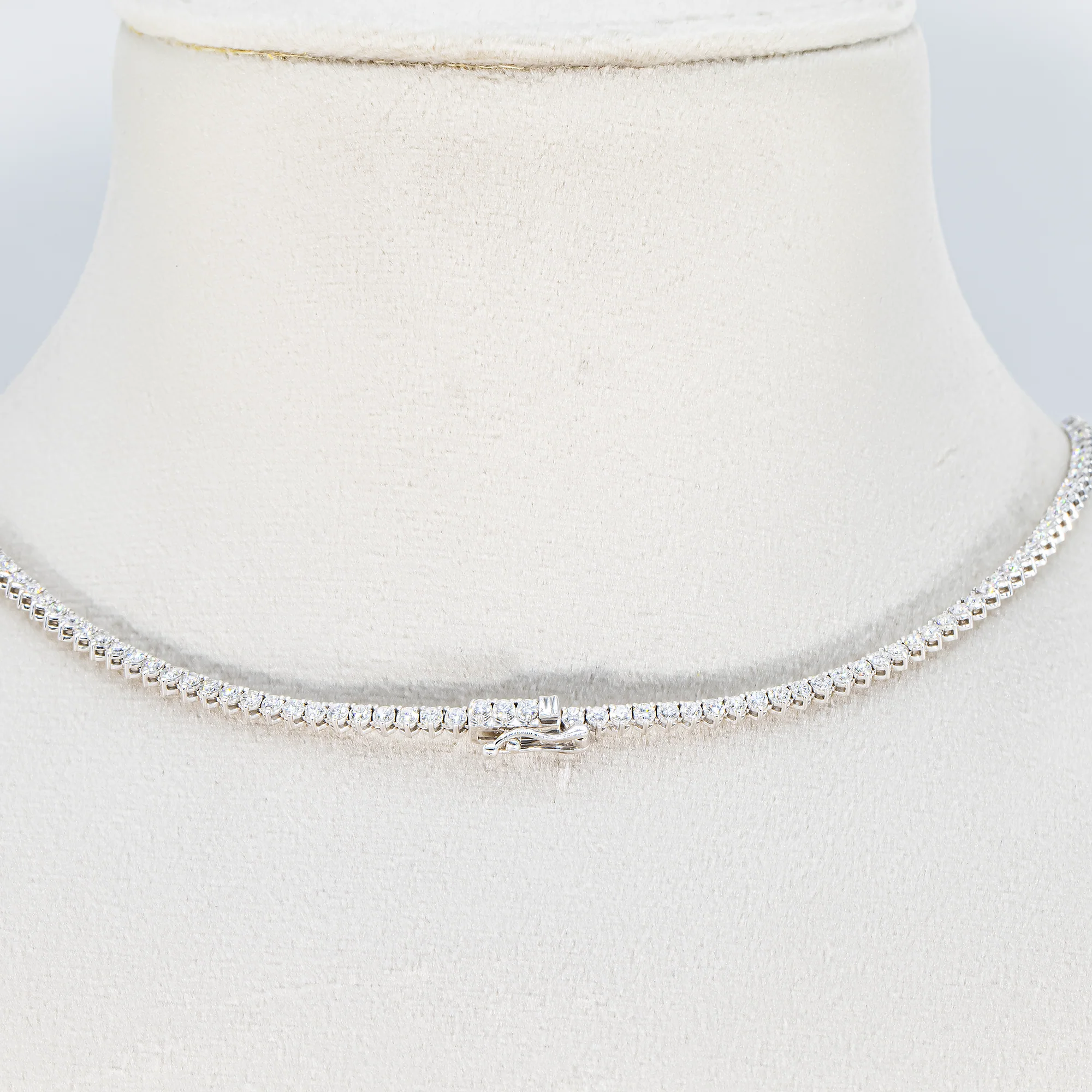 14K White Gold Round Diamond Tennis Chain 8.76ct - Image 4