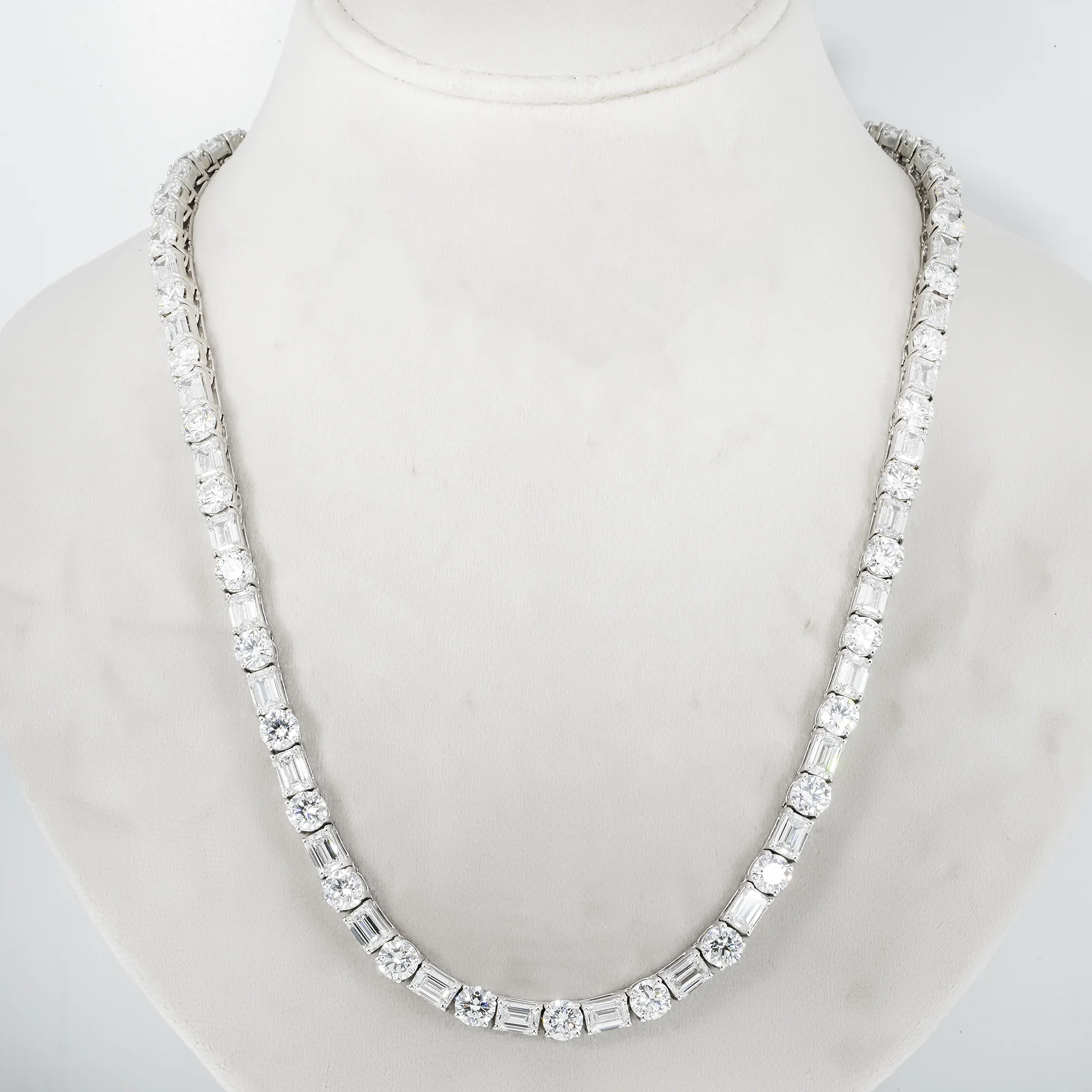 14K White Gold Round & Emerald Cut Diamond 84.42ct - Image 2