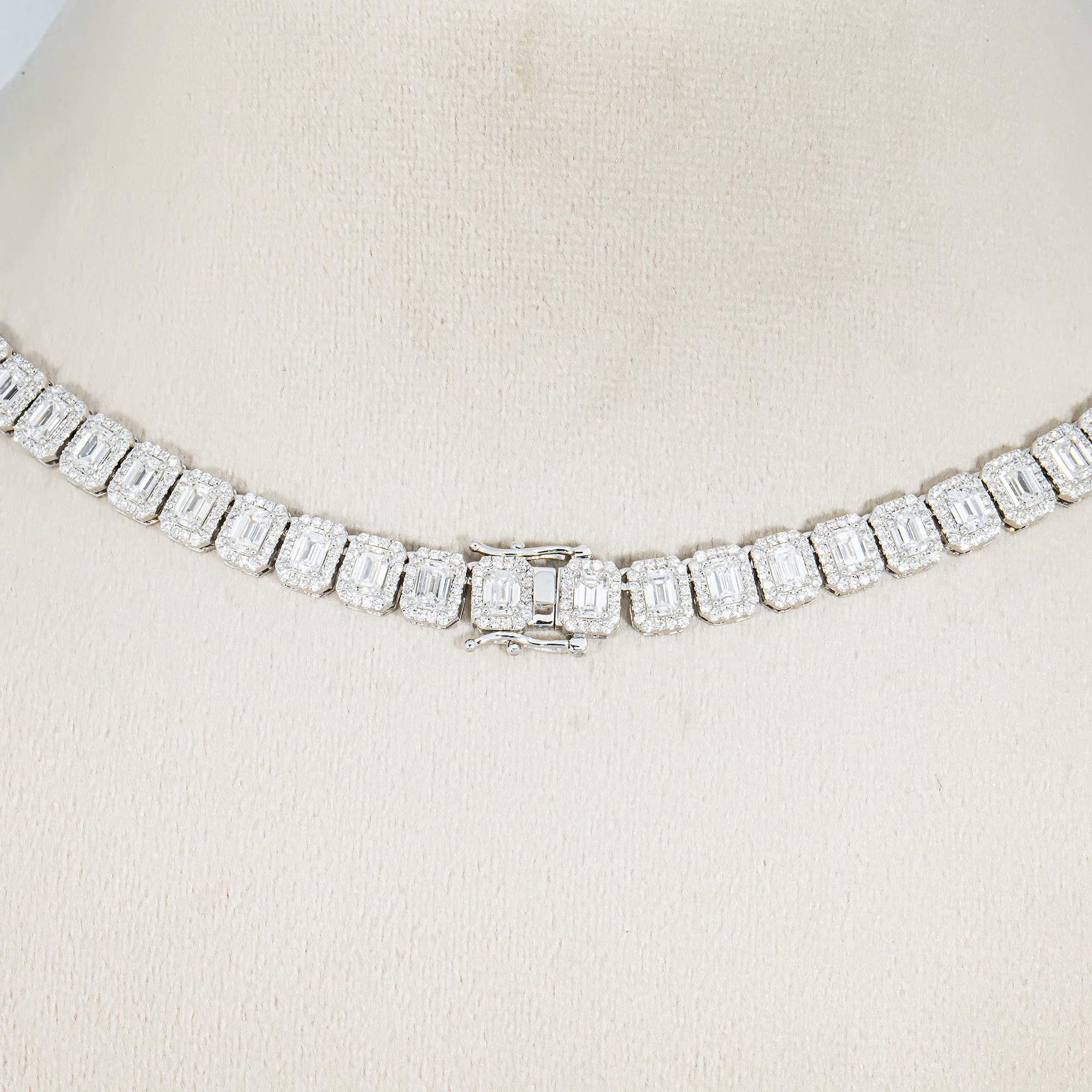 14K White Gold Round & Emerald Cut Diamond Tennis Chain 40.38ct - Image 3