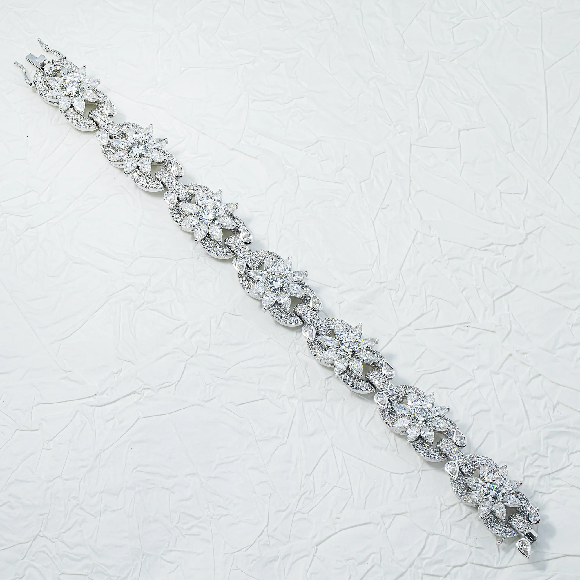 14K White Gold Round & Pear Cut Diamond Flower Bracelet 28.56ct - Image 3