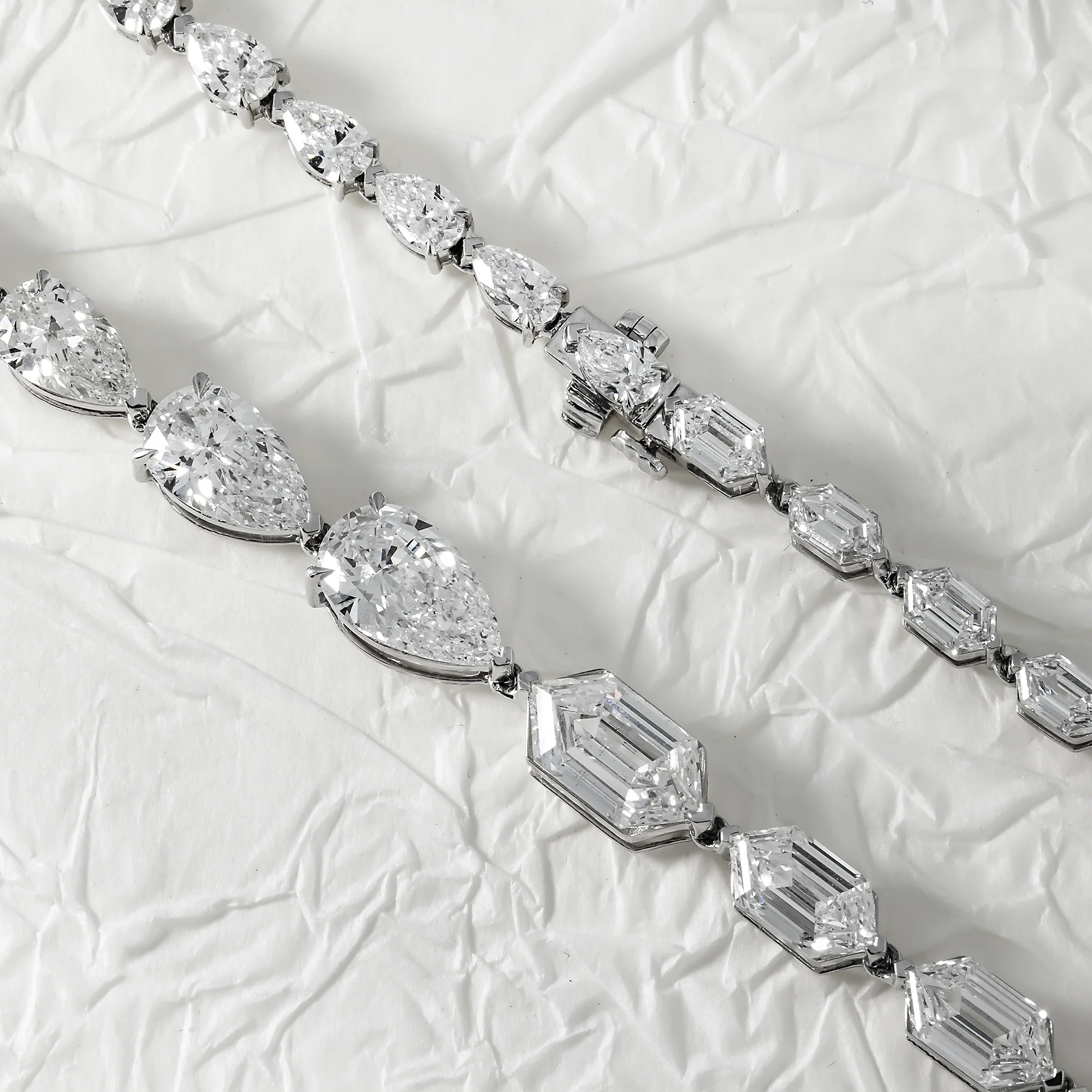 14K White Gold Step Cut Hexagon & Pear Diamond Chain 33.26ct - Image 3