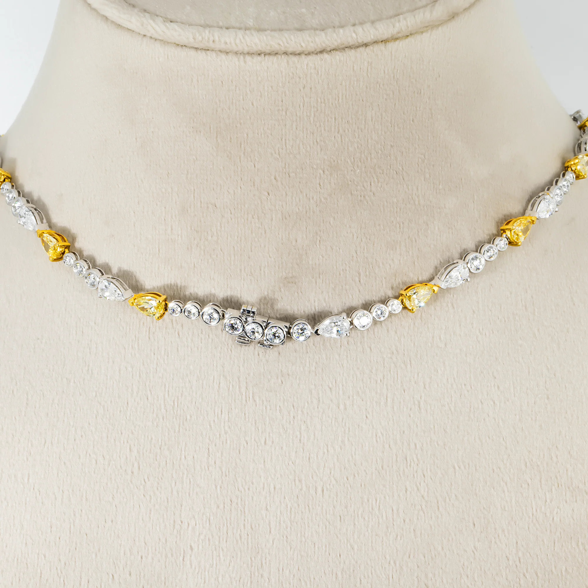 14K White Gold White & Fancy Yellow Diamond Drop Necklace 19.96ct - Image 4