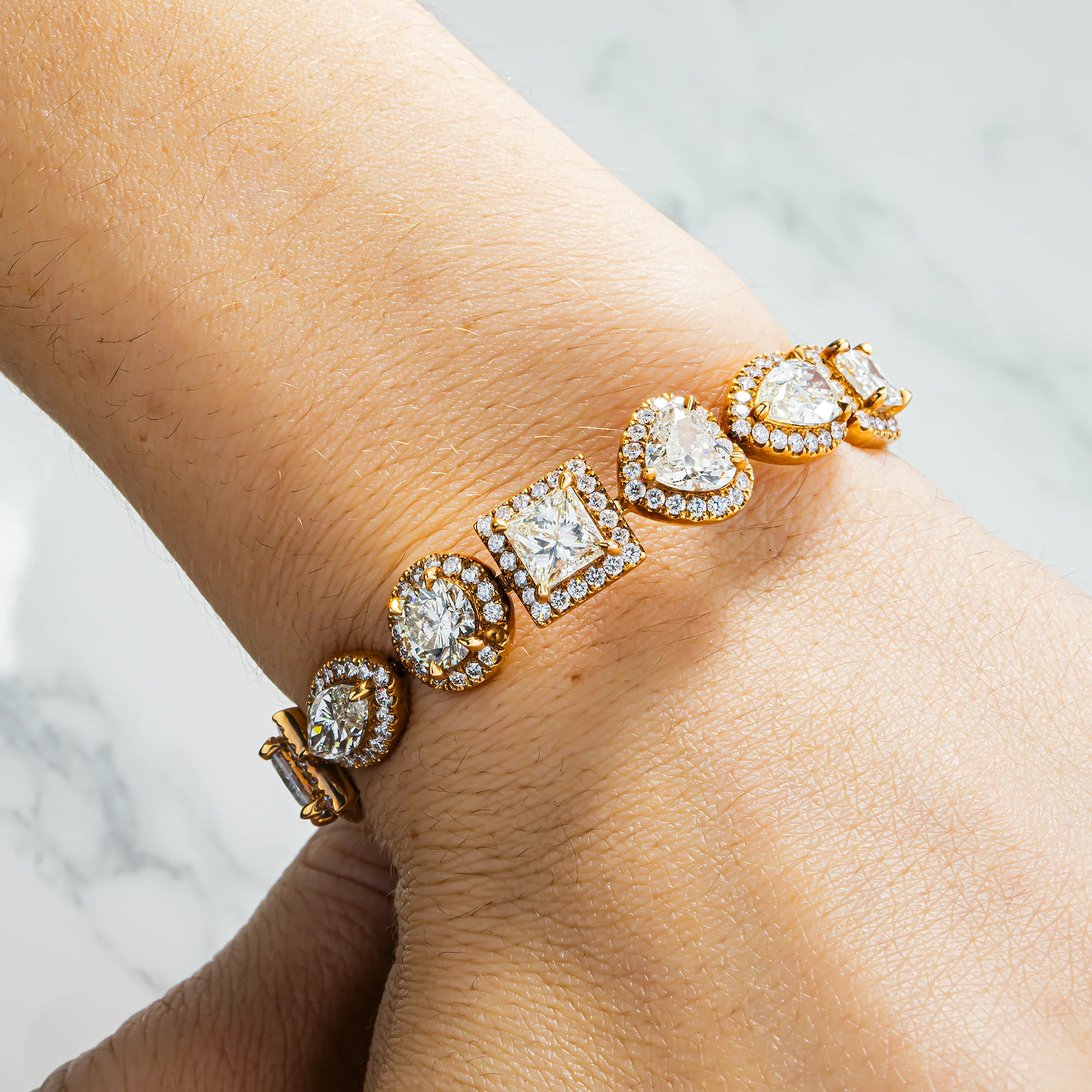 18K Yellow Gold Multi Cut Diamond Satellite Bracelet 28.0ct - Image 7