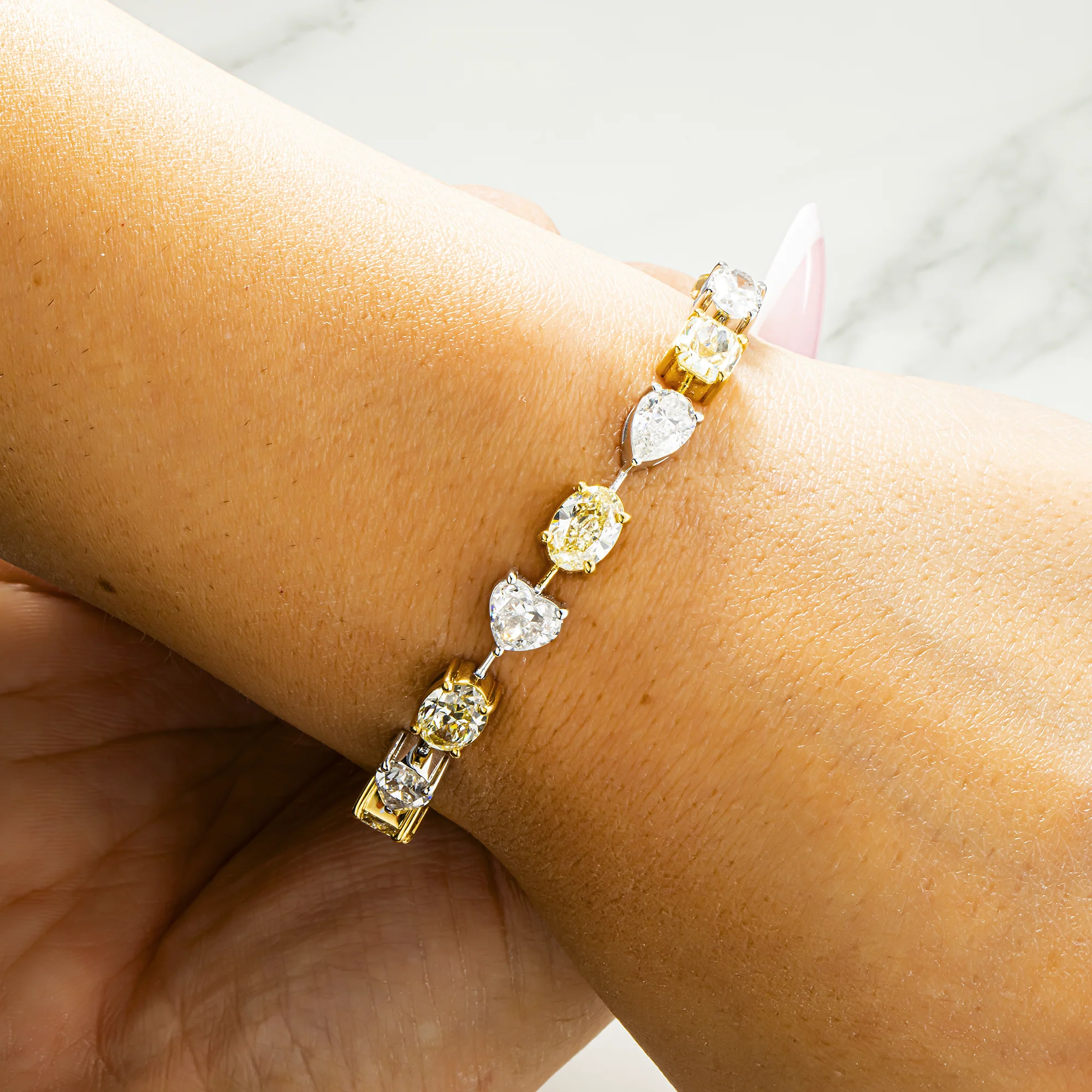 18K Two Tone Fancy Yellow & White Multi Cut Diamond Satellite Bracelet 19.53ct - Image 2