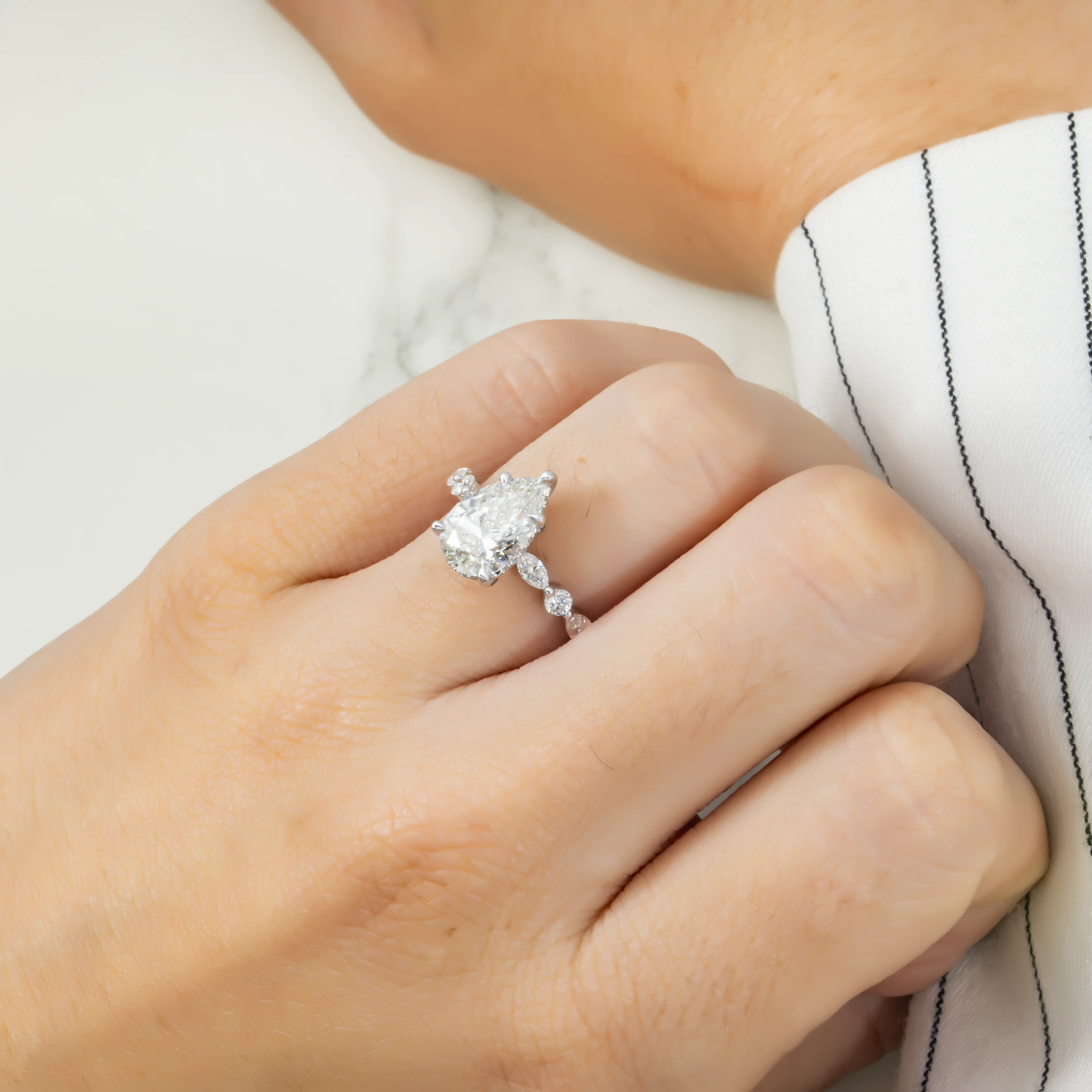 18K White Gold 2.29ct Pear Cut Diamond Engagement Ring 3.29ctw - Image 3