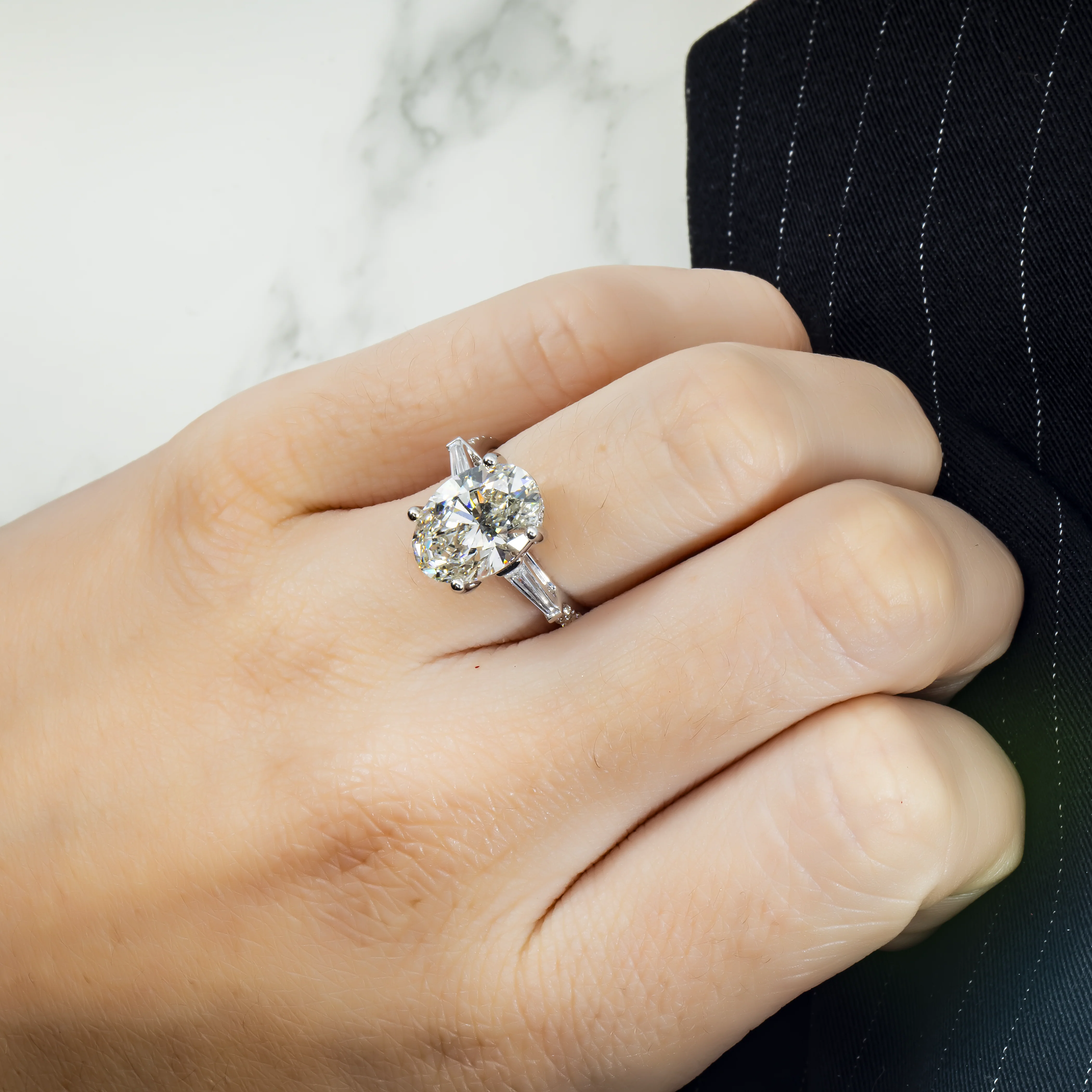 18K White Gold 4.35ct Oval Cut Diamond Engagement Ring 5.11ctw - Image 3