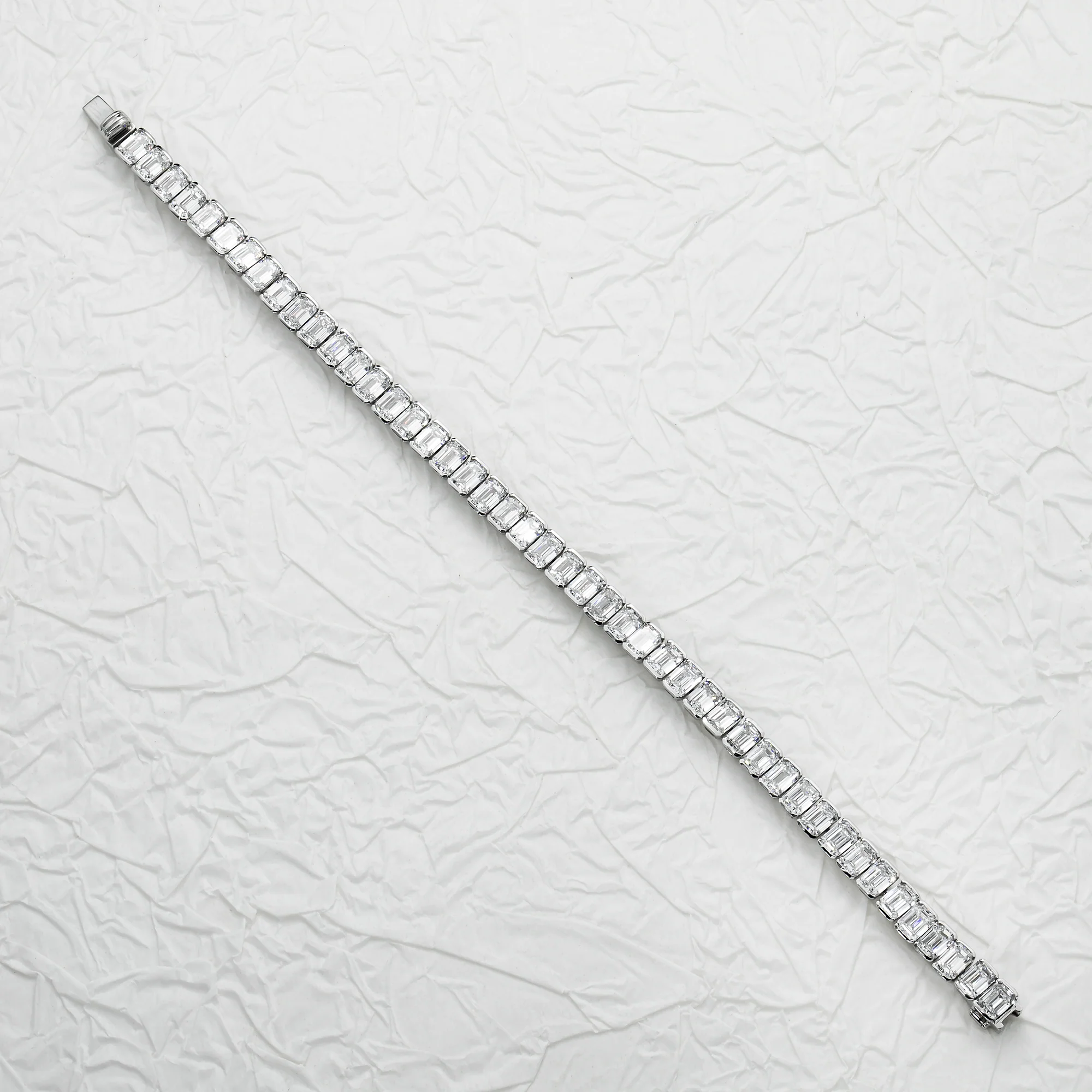 18K White Gold Channel Set Emerald Cut Diamond Tennis Bracelet 15.82ct - Image 4
