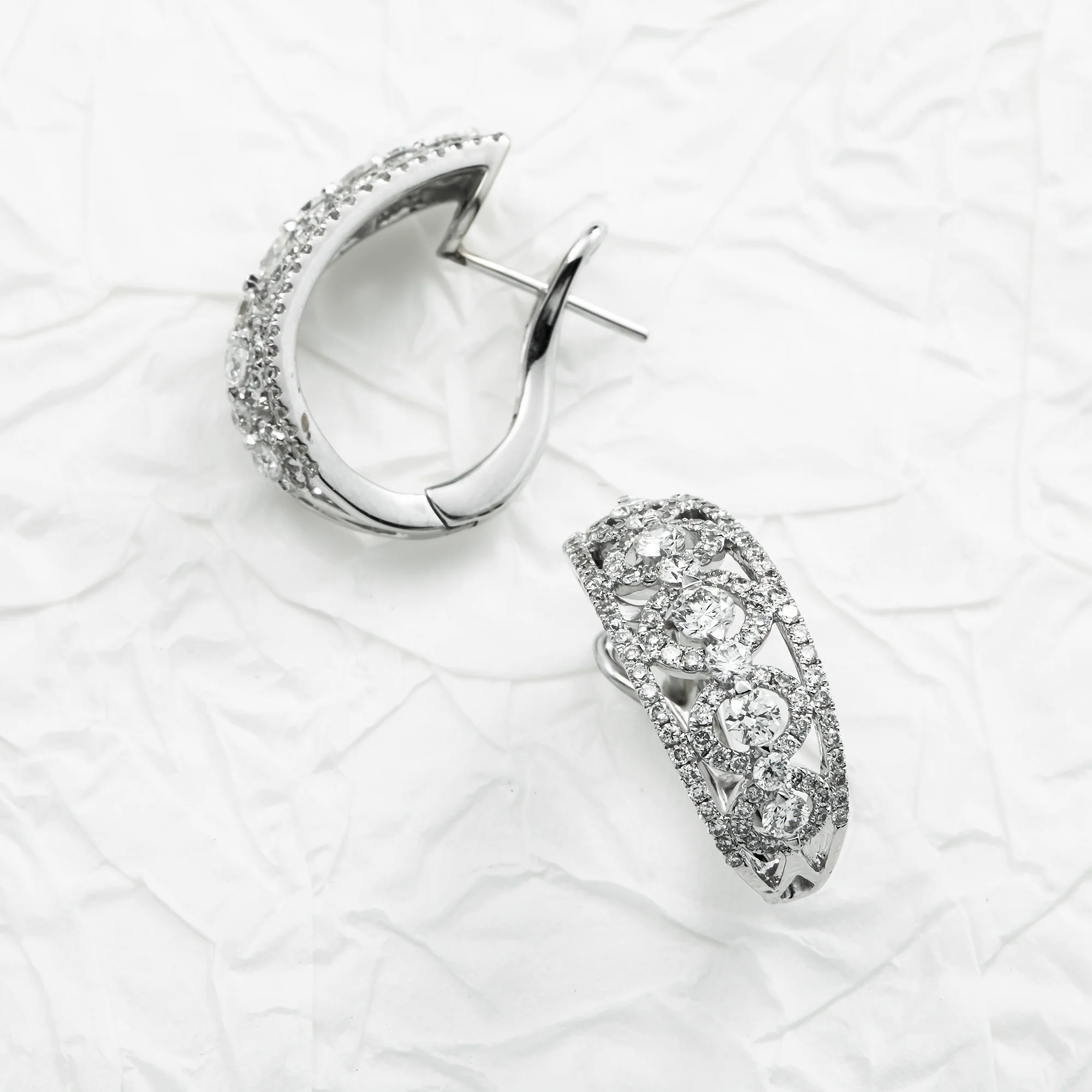 18K White Gold Detailed Round Diamond Hoop Earrings 1.64ctw - Image 3