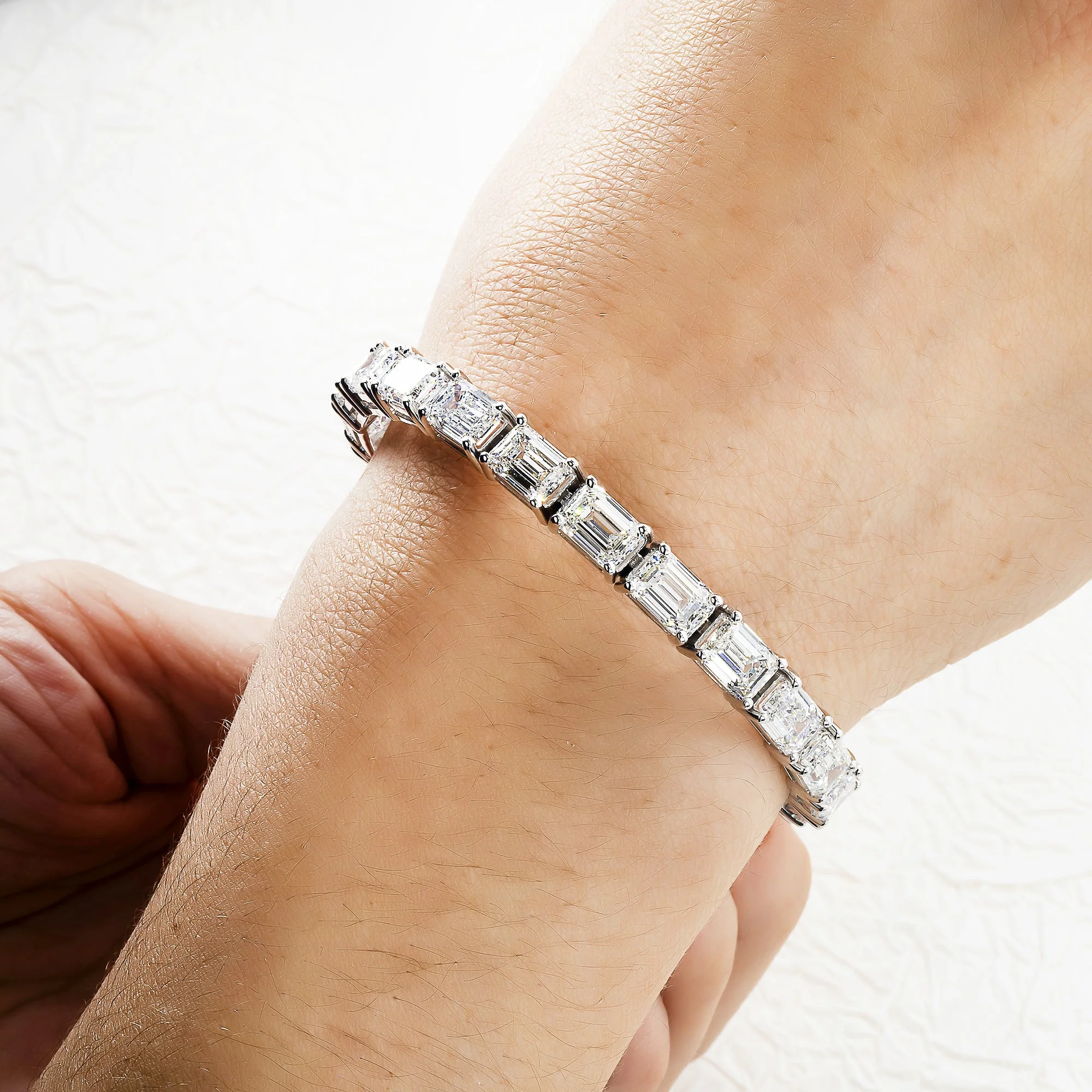 IGI 18K White Gold Emerald Cut Diamond Tennis Bracelet 32.15ct - Image 2