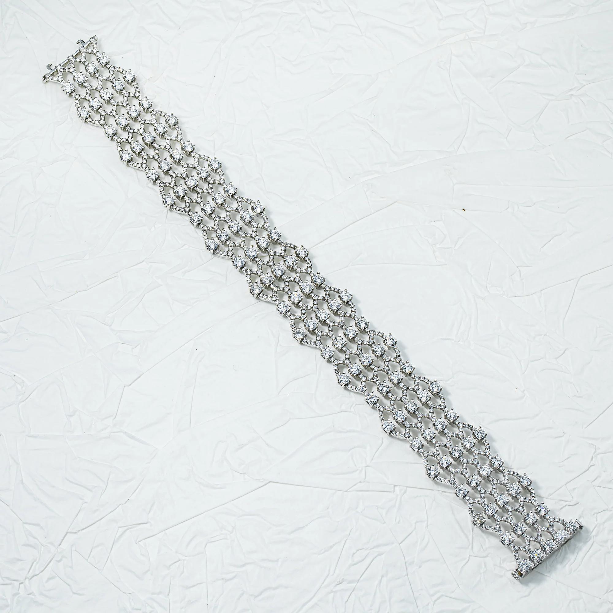 18K White Gold Five Row Round Diamond Bangle Bracelet 10.88ct - Image 3